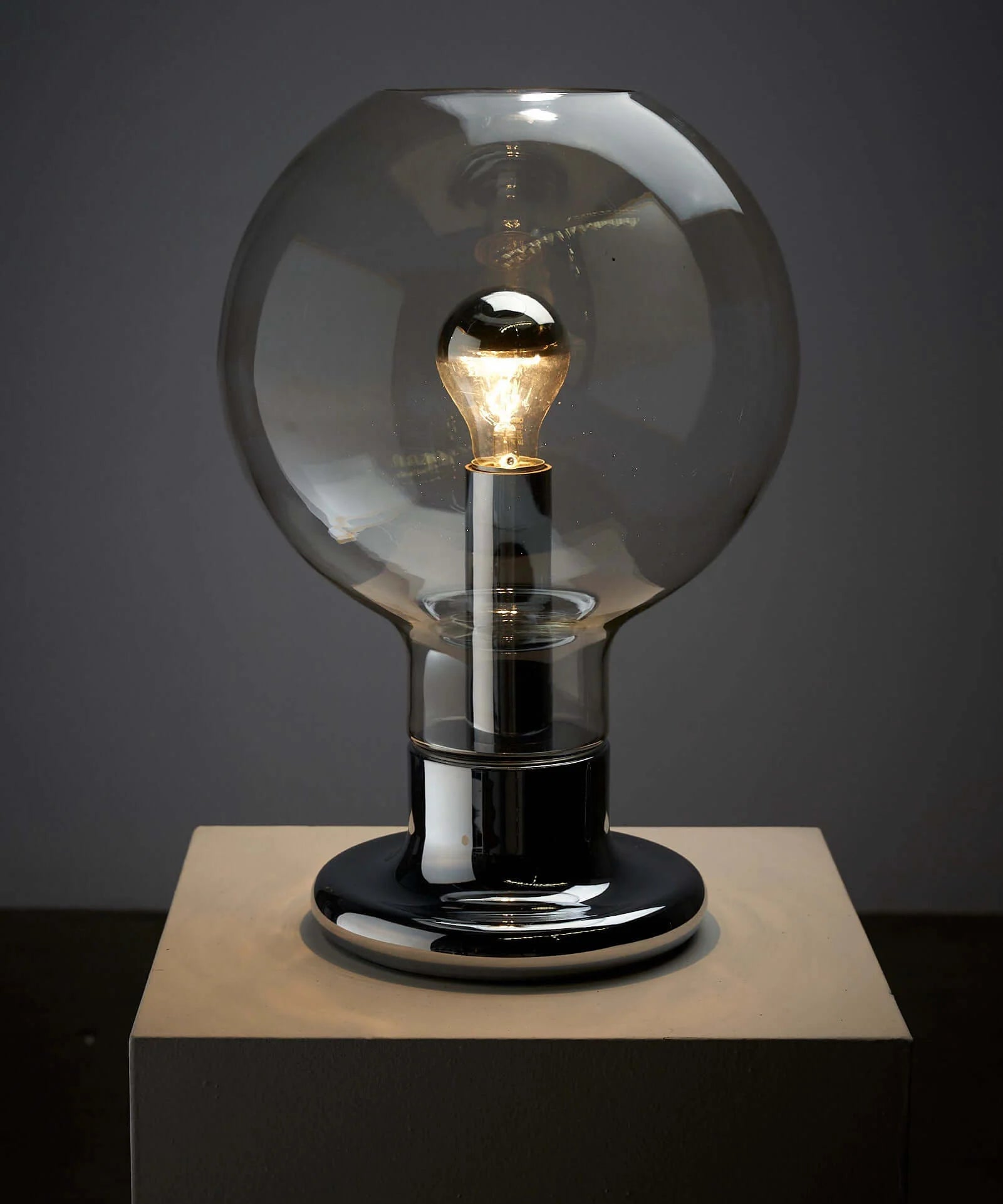 Glass_Sphere_Table_Lamp,_Cosack,_1960s,_Germany