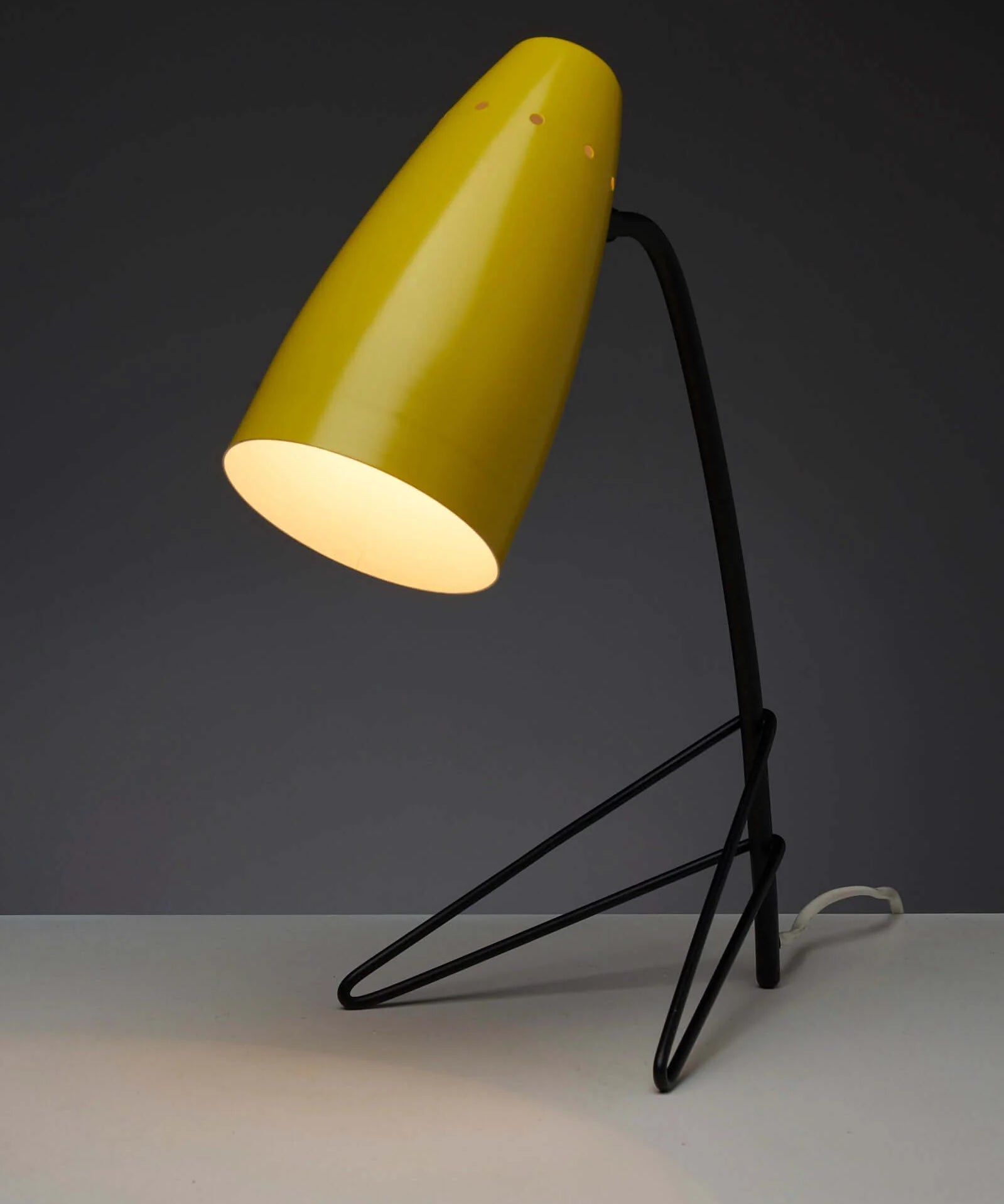 Yellow_Grashopper_Table_Lamp,_Lacquered_Metal,_1950s,_Belgium