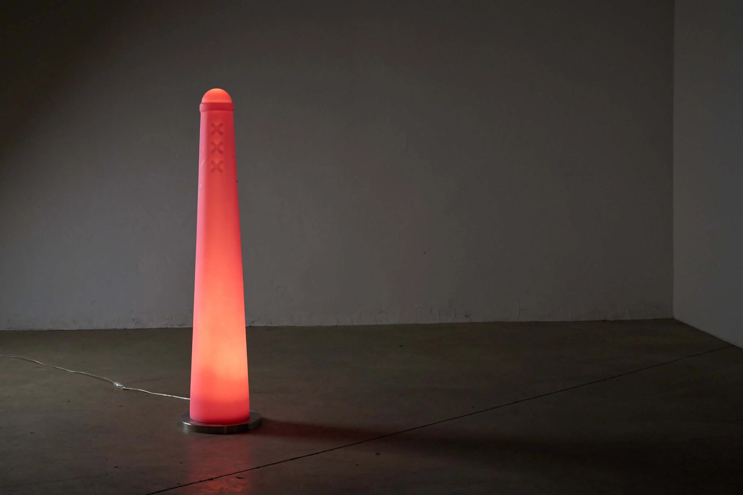 Amsterdamse_Pole_Floor_Lamp,_Bijenkorf,_Metal,_1990s,_Netherlands