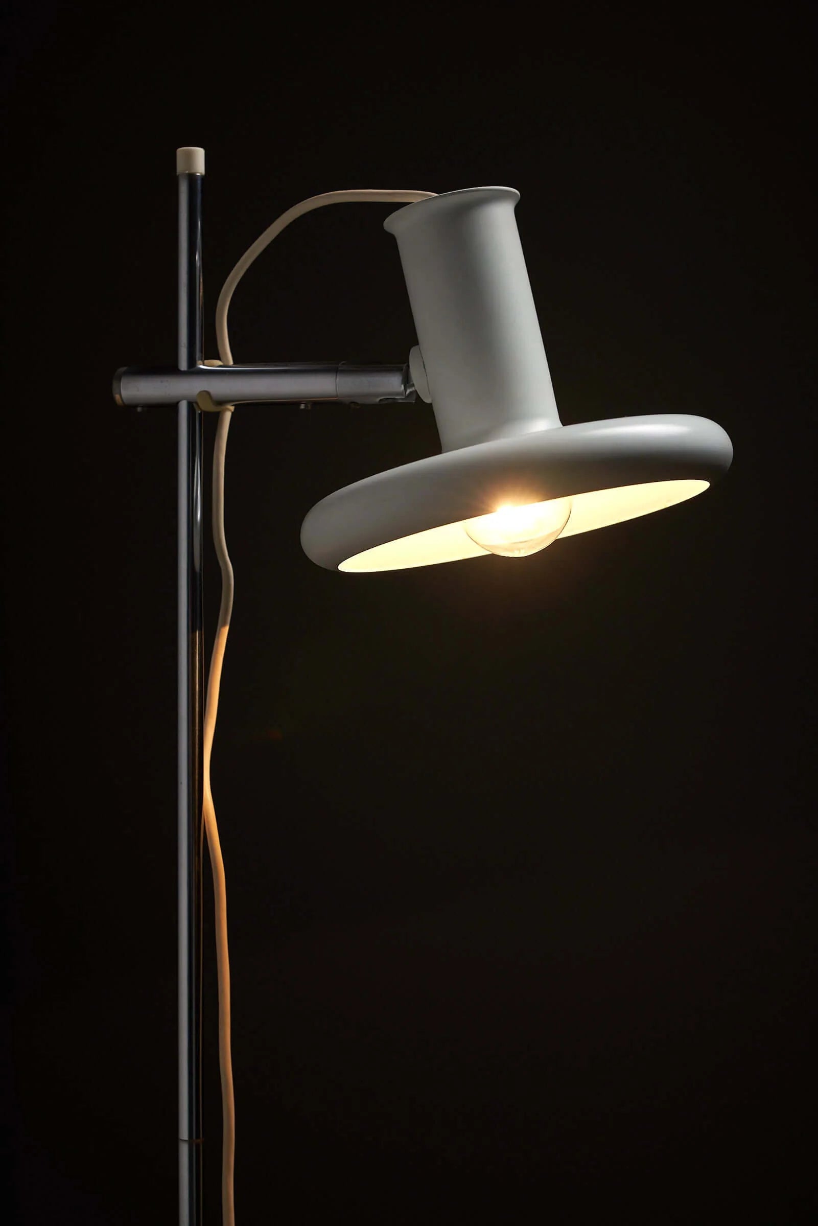 Optima_Floor_Lamp,_Hans_Due_for_Fog_&_Mørup,_Metal,_1970s,_Denmark