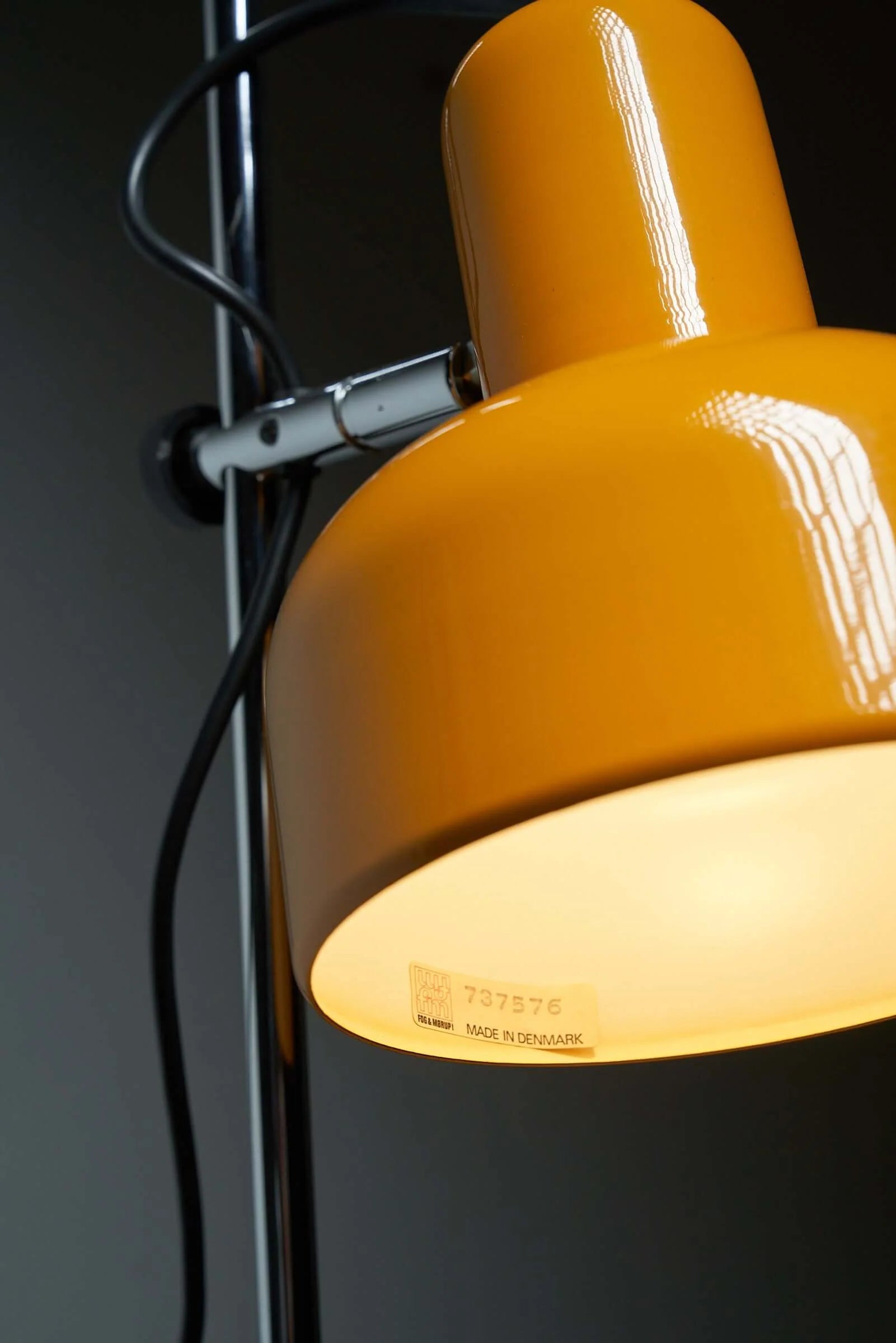 Peanut_Floor_Lamp,_Fog_&_Mørup,_Metal_&_Chrome,_1960s,_Denmark