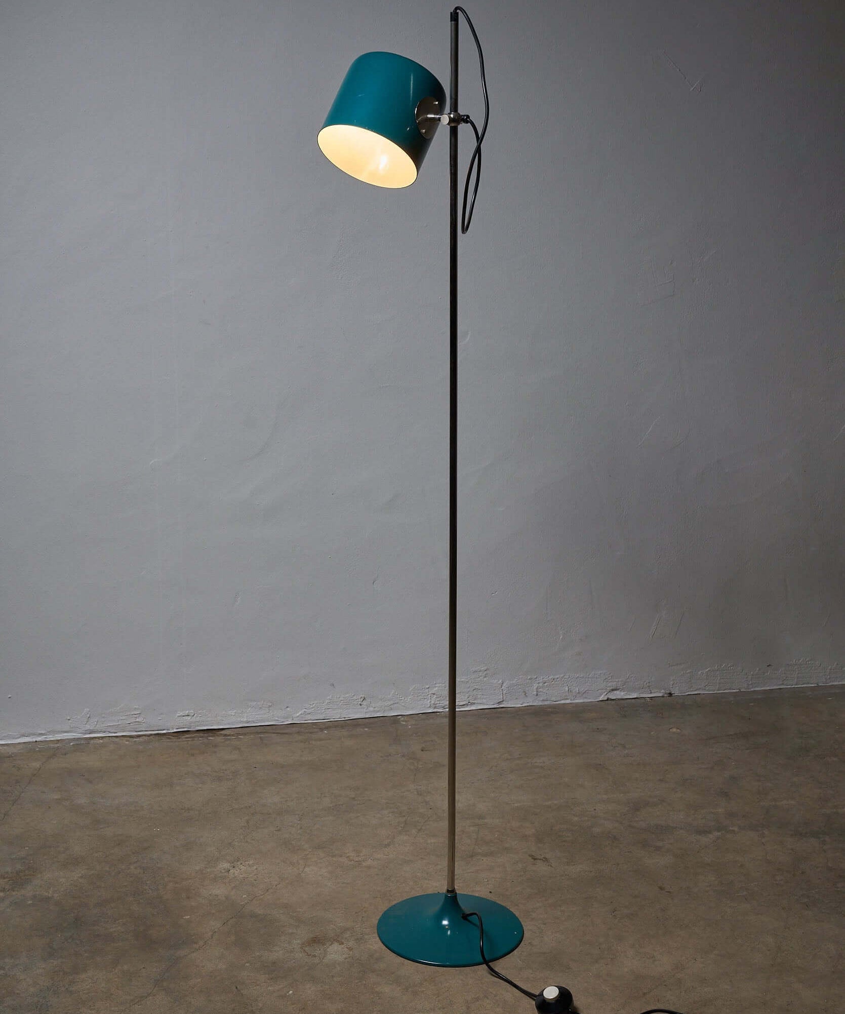 Petrol_Green_Floor_Lamp,_Style_of_Joe_Colombo,_Metal,_1950s