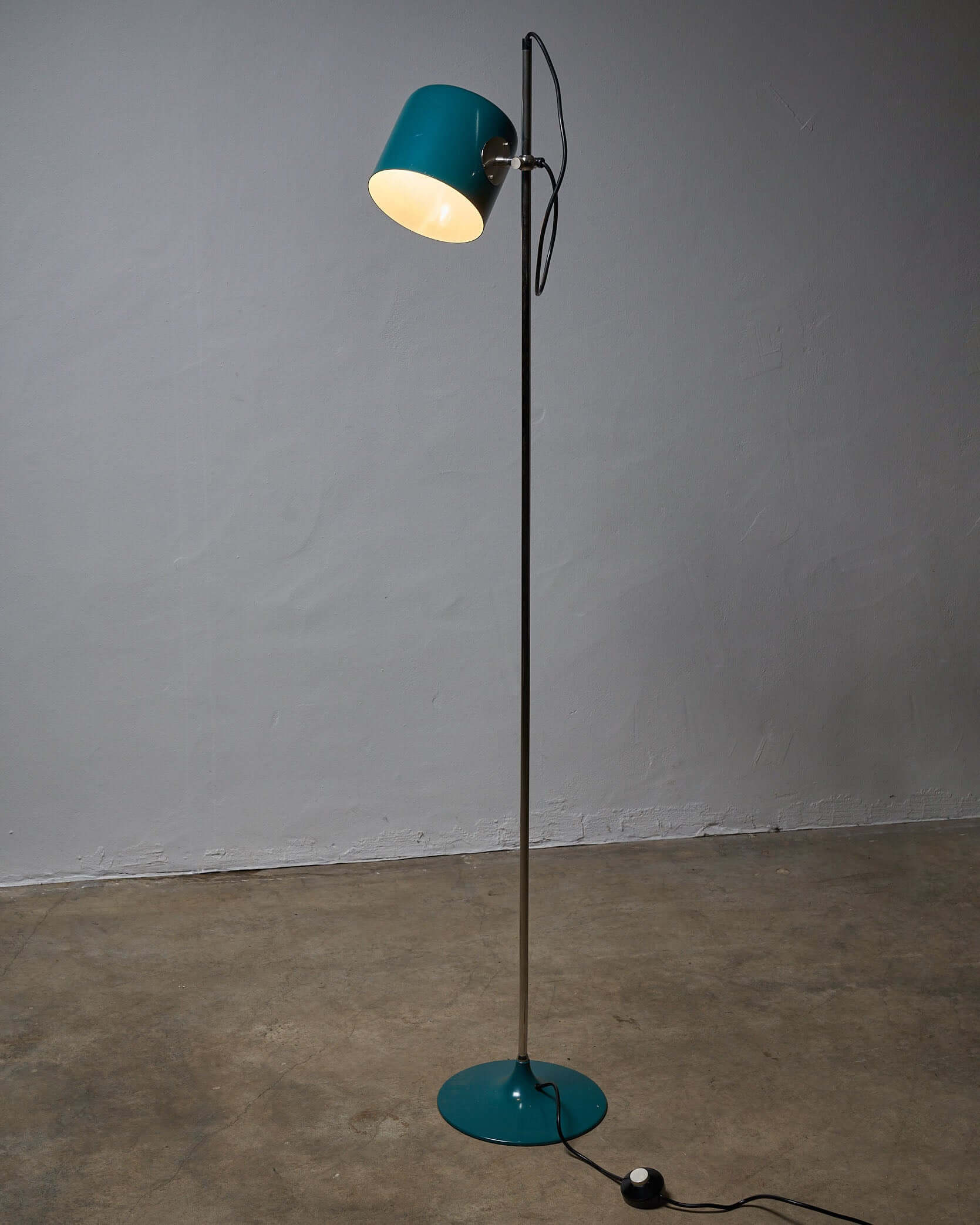 Petrol_Green_Floor_Lamp,_Style_of_Joe_Colombo,_Metal,_1950s