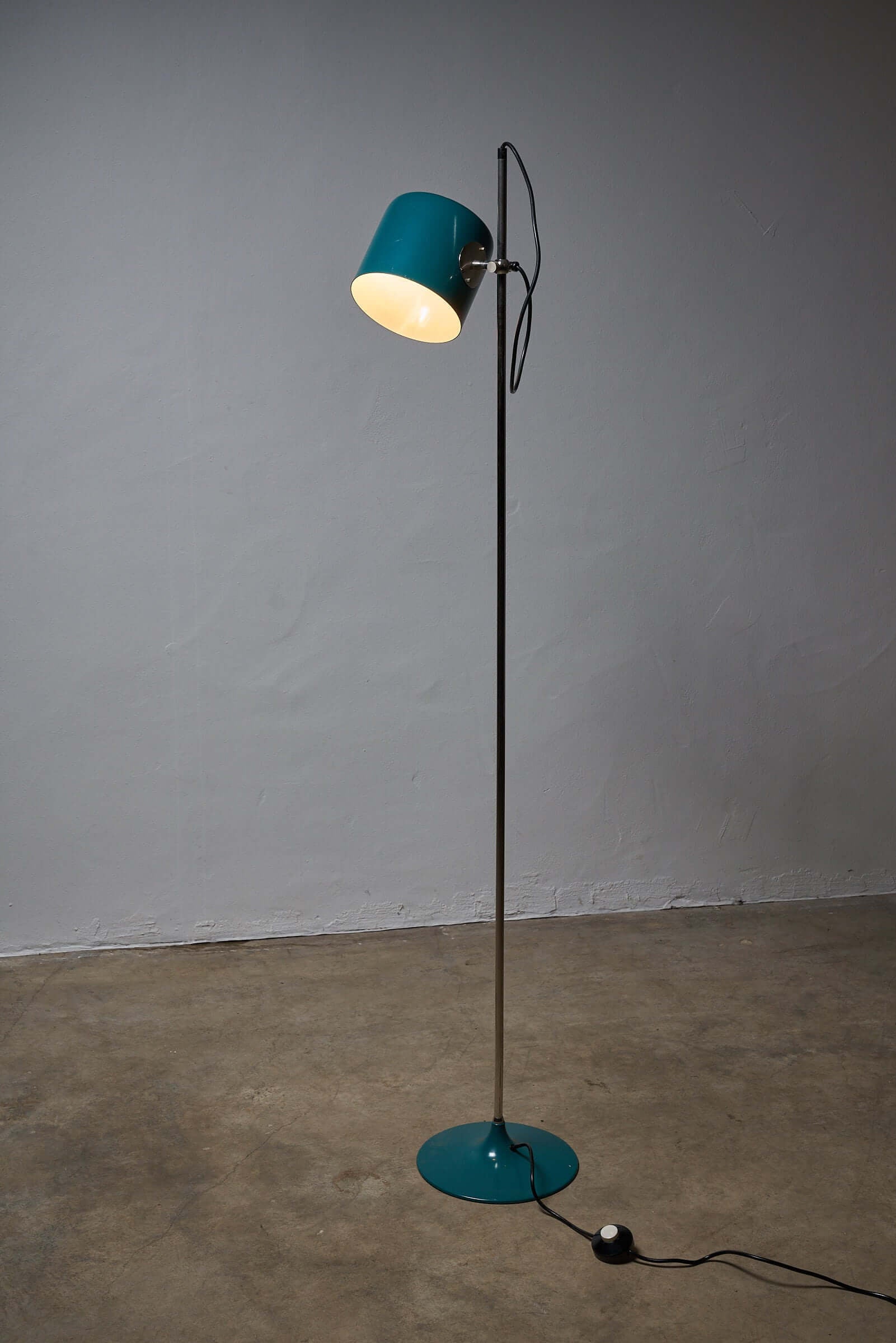 Petrol_Green_Floor_Lamp,_Style_of_Joe_Colombo,_Metal,_1950s