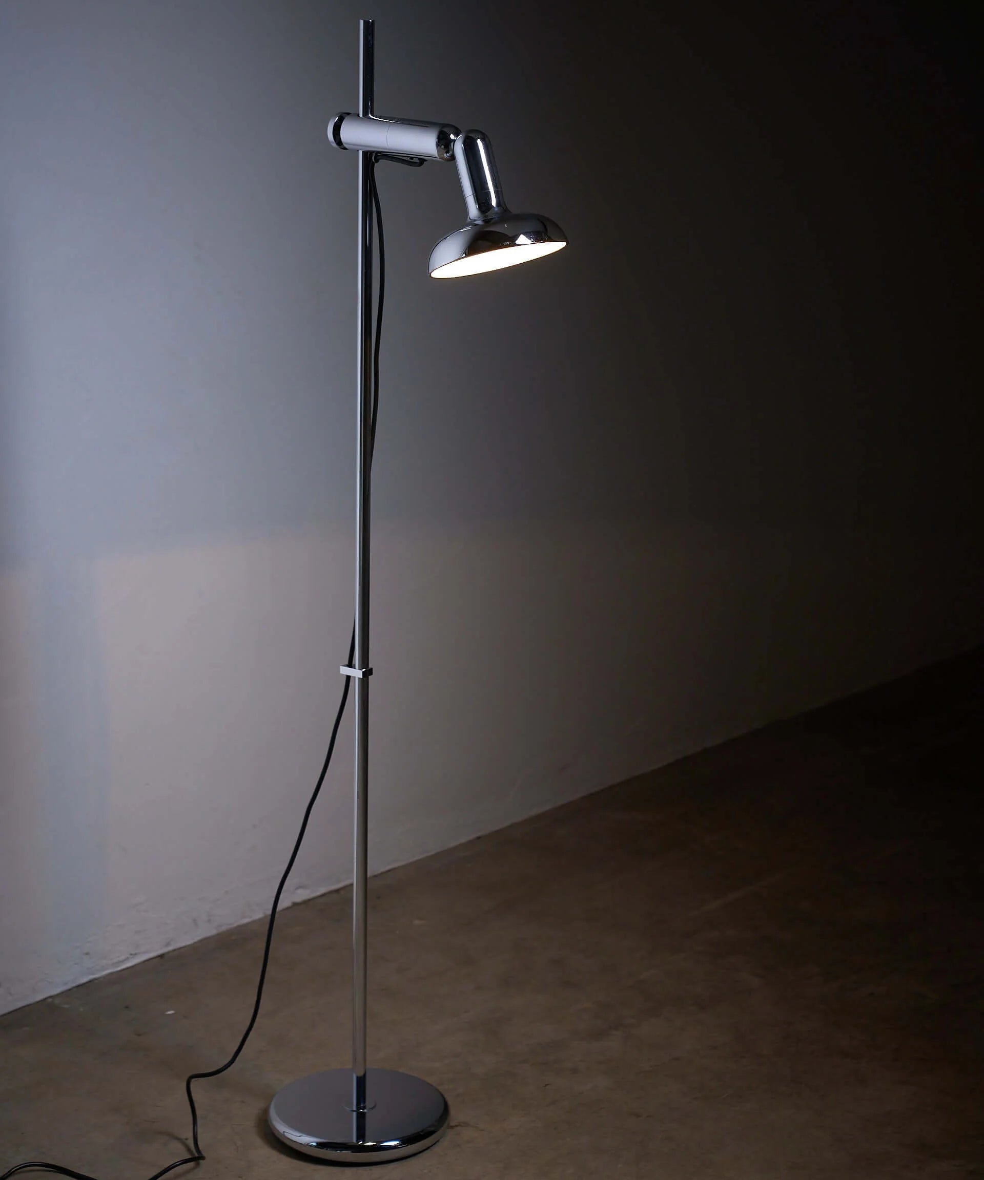 Chrome_Floor_Lamp,_Cosack,_Chromed_Steel,_1960s,_Germany