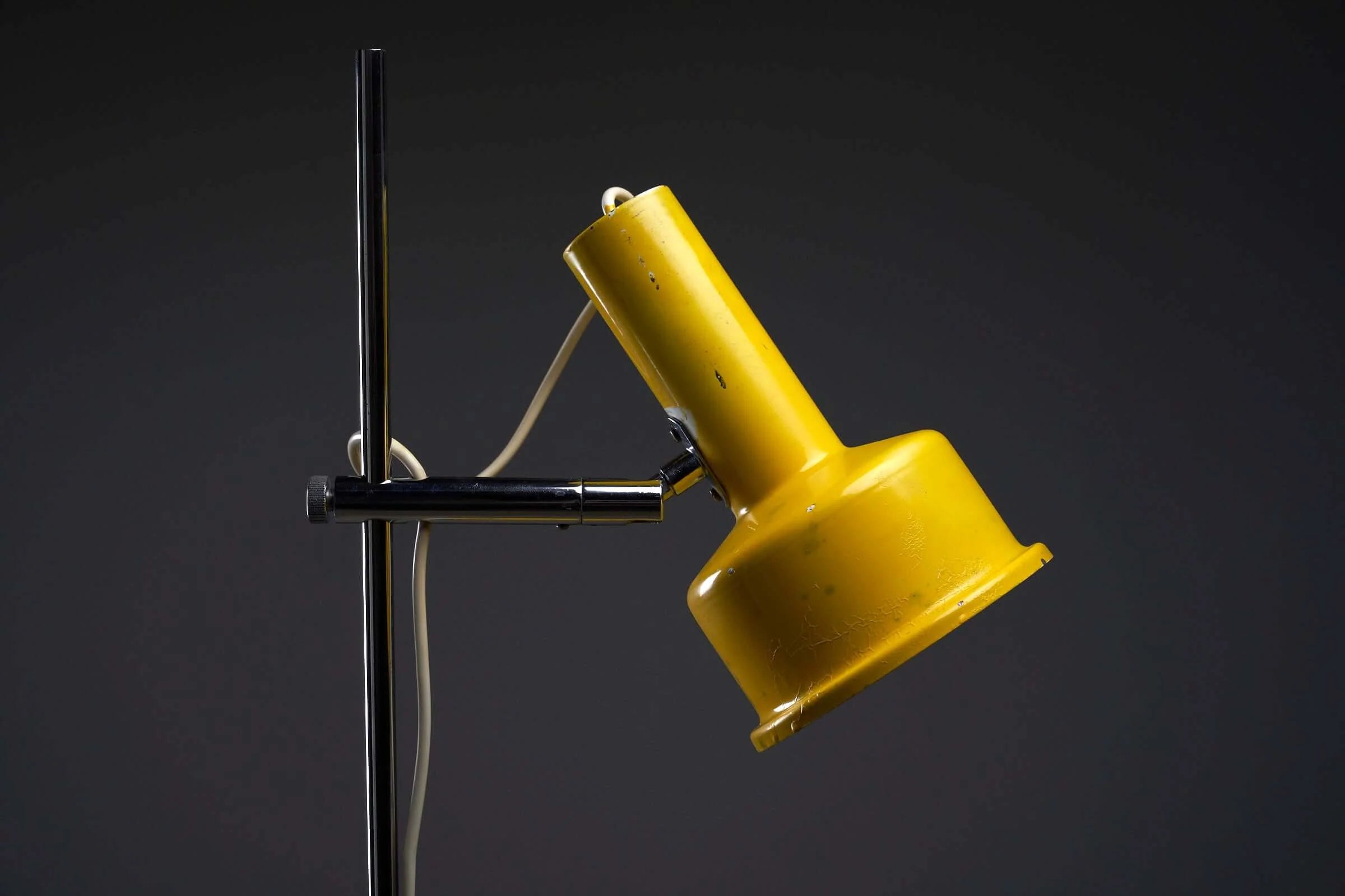 Yellow_Hat_Shade_Floor_Lamp,_Chrome_Stem,_1970s,_Europe