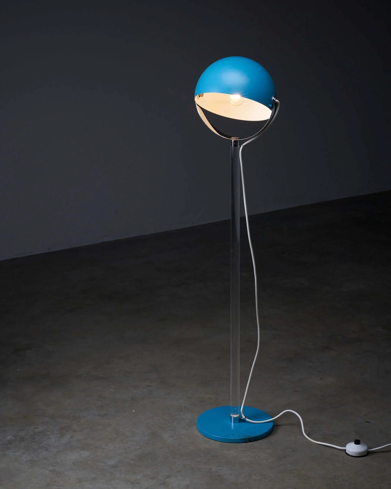 Plexi_Stem_Floor_Lamp,_by_Cosack,_Metal,_1970s,_Germany
