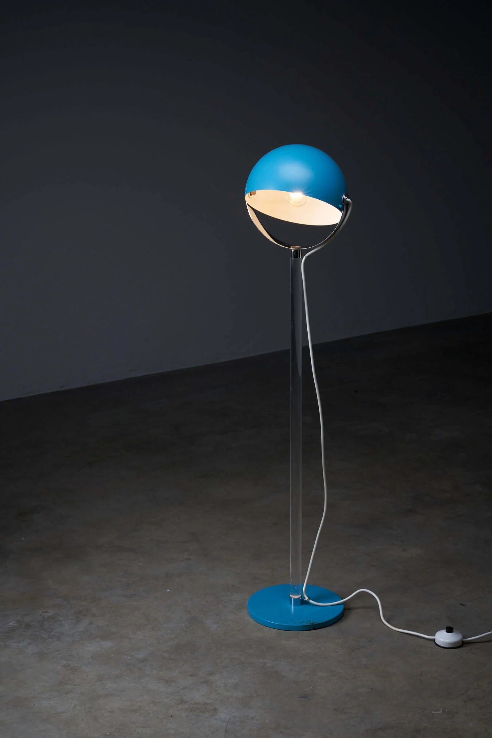 Plexi_Stem_Floor_Lamp,_by_Cosack,_Metal,_1970s,_Germany