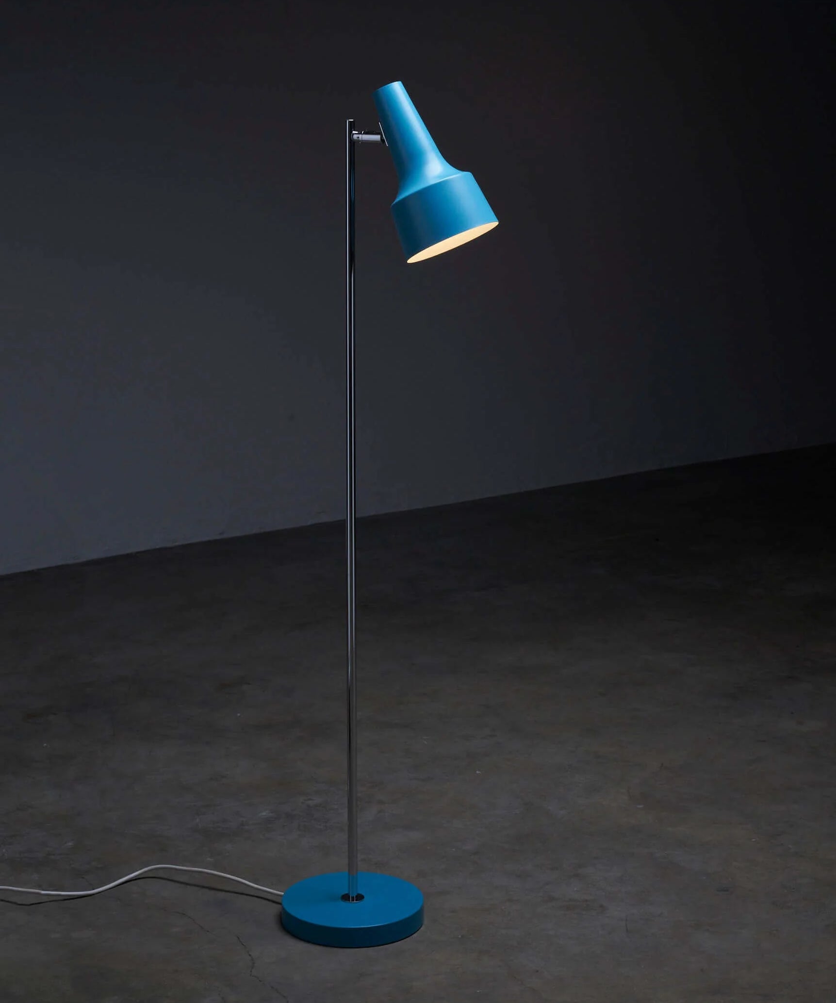 Turquoise_Directional_Floor_Lamp,_Cosack,_Chrome_&_Steel,_1970s