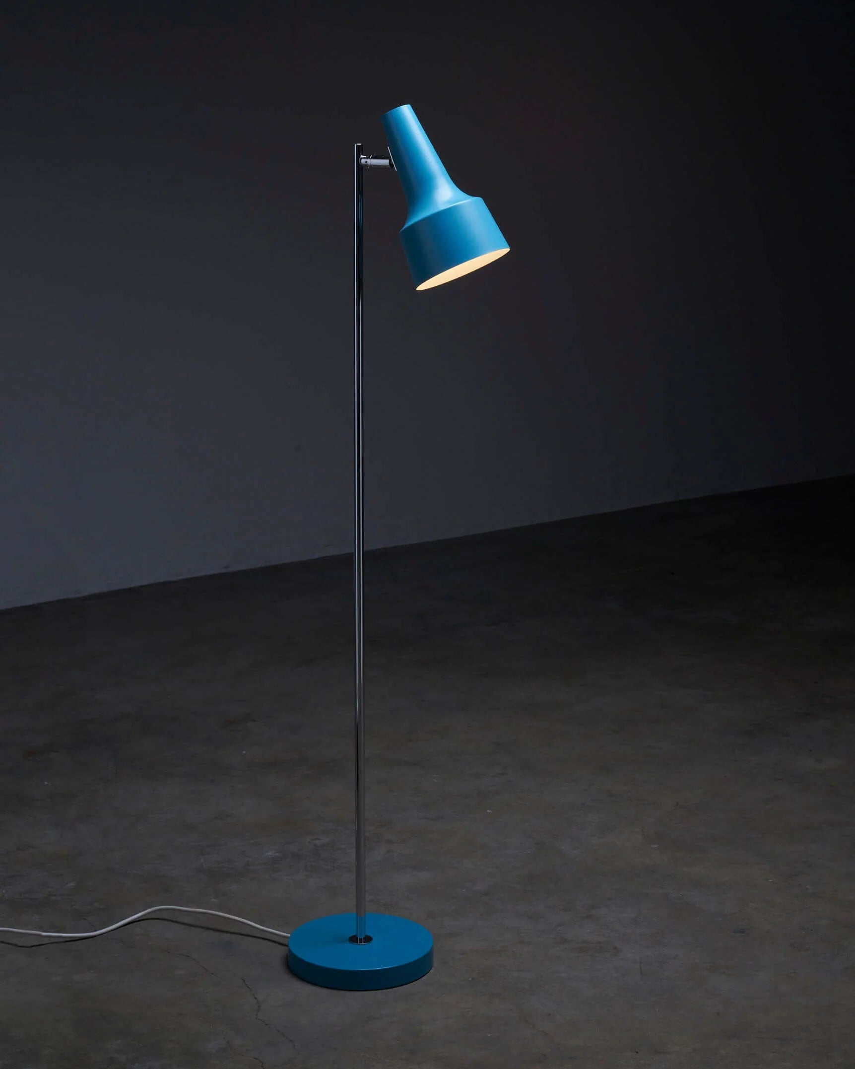 Turquoise_Directional_Floor_Lamp,_Cosack,_Chrome_&_Steel,_1970s