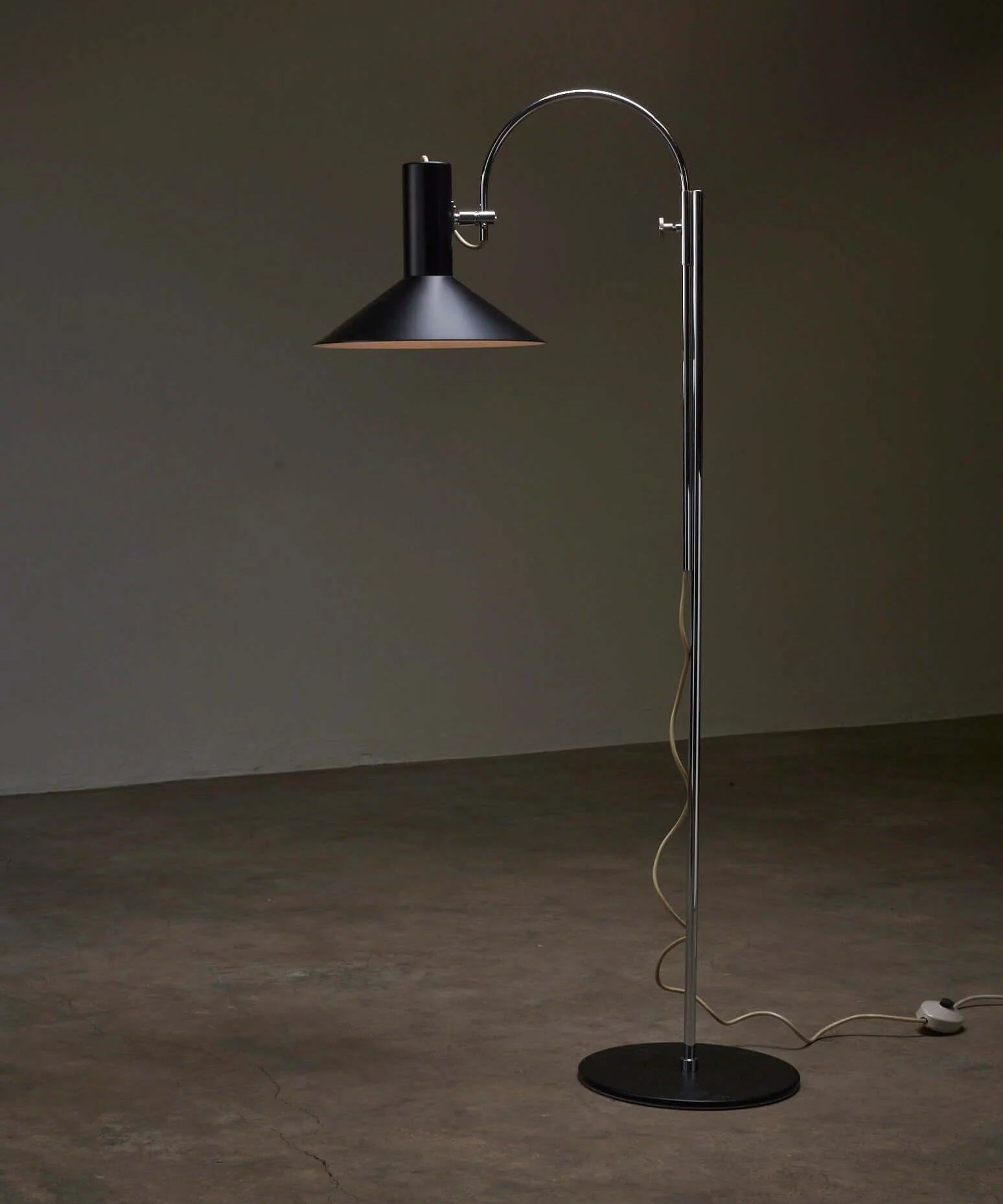 “Formel”_Floor_Lamp,_Hans_Due_for_Fog_&_Mørup,_Metal,_1970s,_Denmark
