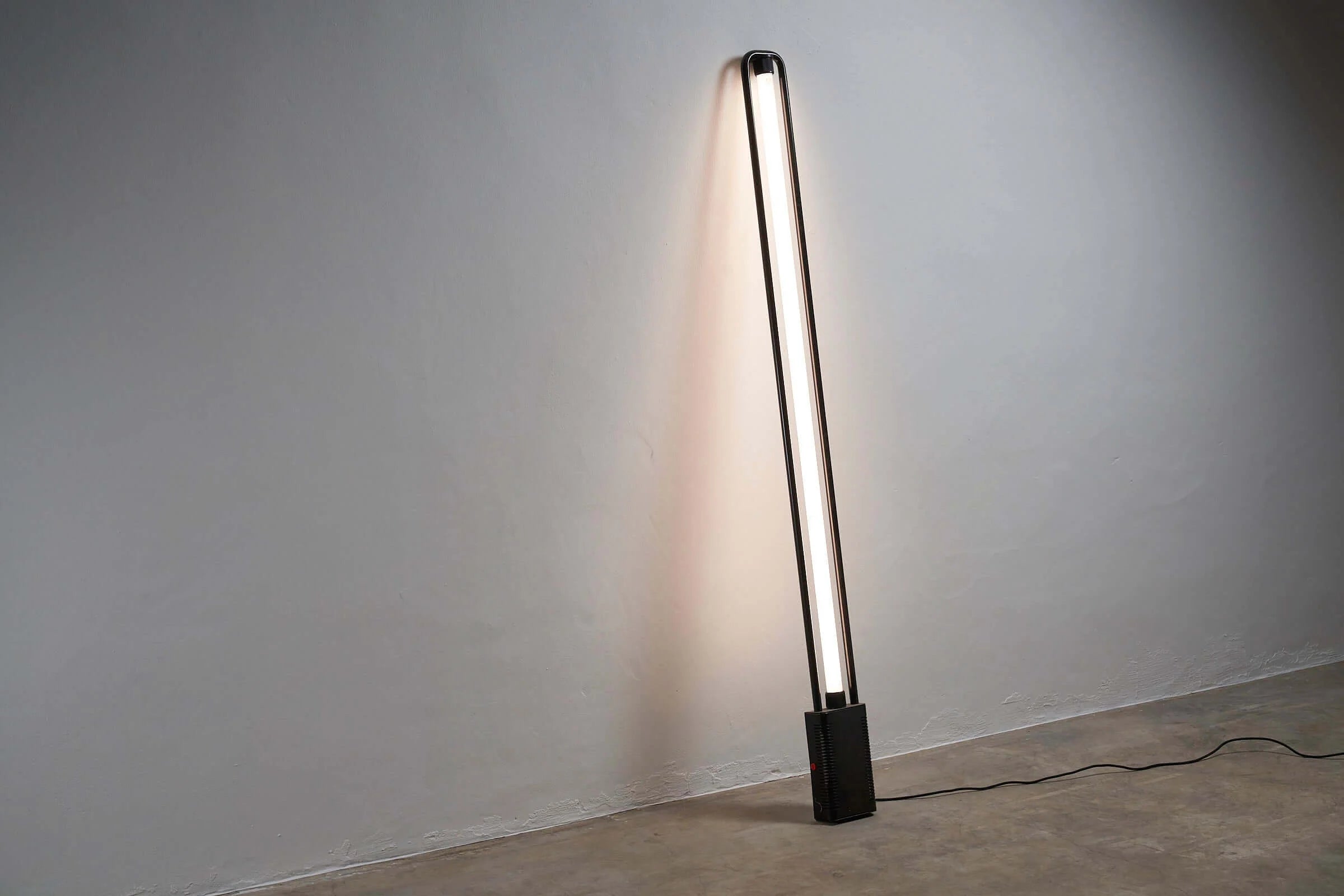 “UNO”_Floor_Lamp,_by_Zerbetto,_Black_Metal,_1980s,_Italy
