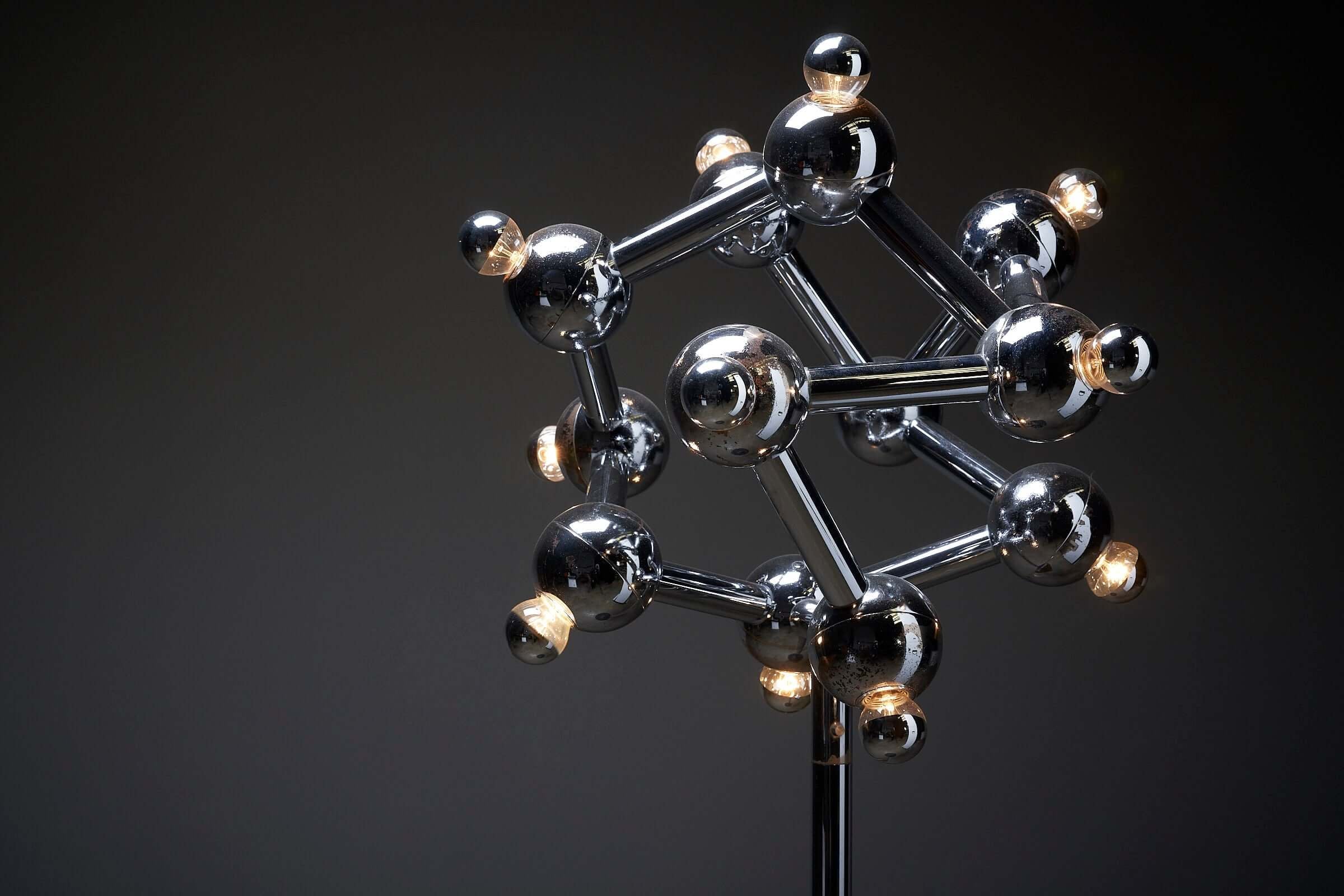 Sirius_Atomic_Floor_Lamp,_J.T._Kalmar,_Chromed_Steel,_1960s,_Austria
