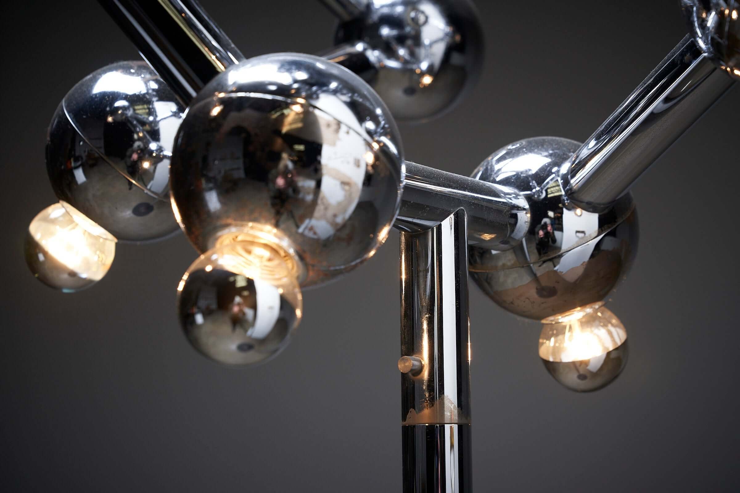 Sirius_Atomic_Floor_Lamp,_J.T._Kalmar,_Chromed_Steel,_1960s,_Austria