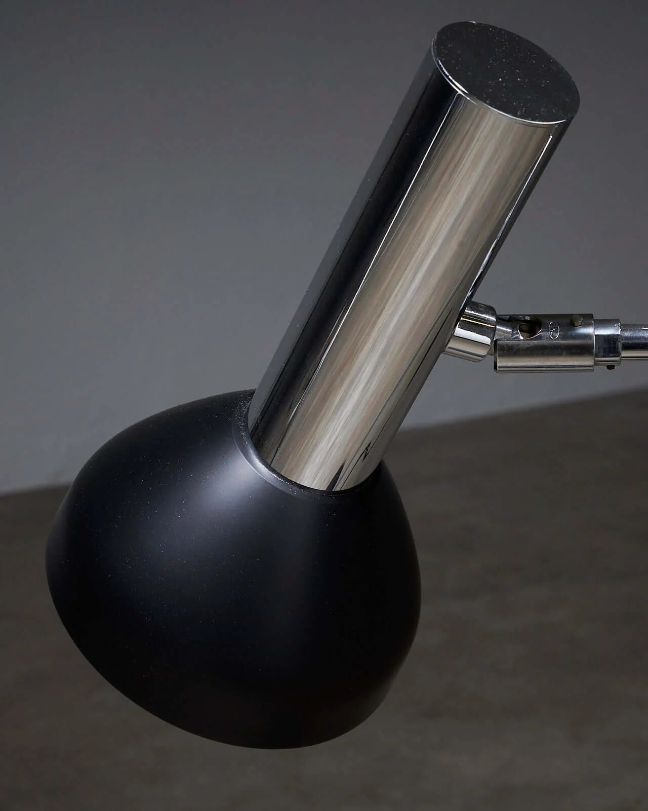 Floor_Lamp_With_Directional_Spots,_Cosack,_Chromed_Steel,_1970,_Germany