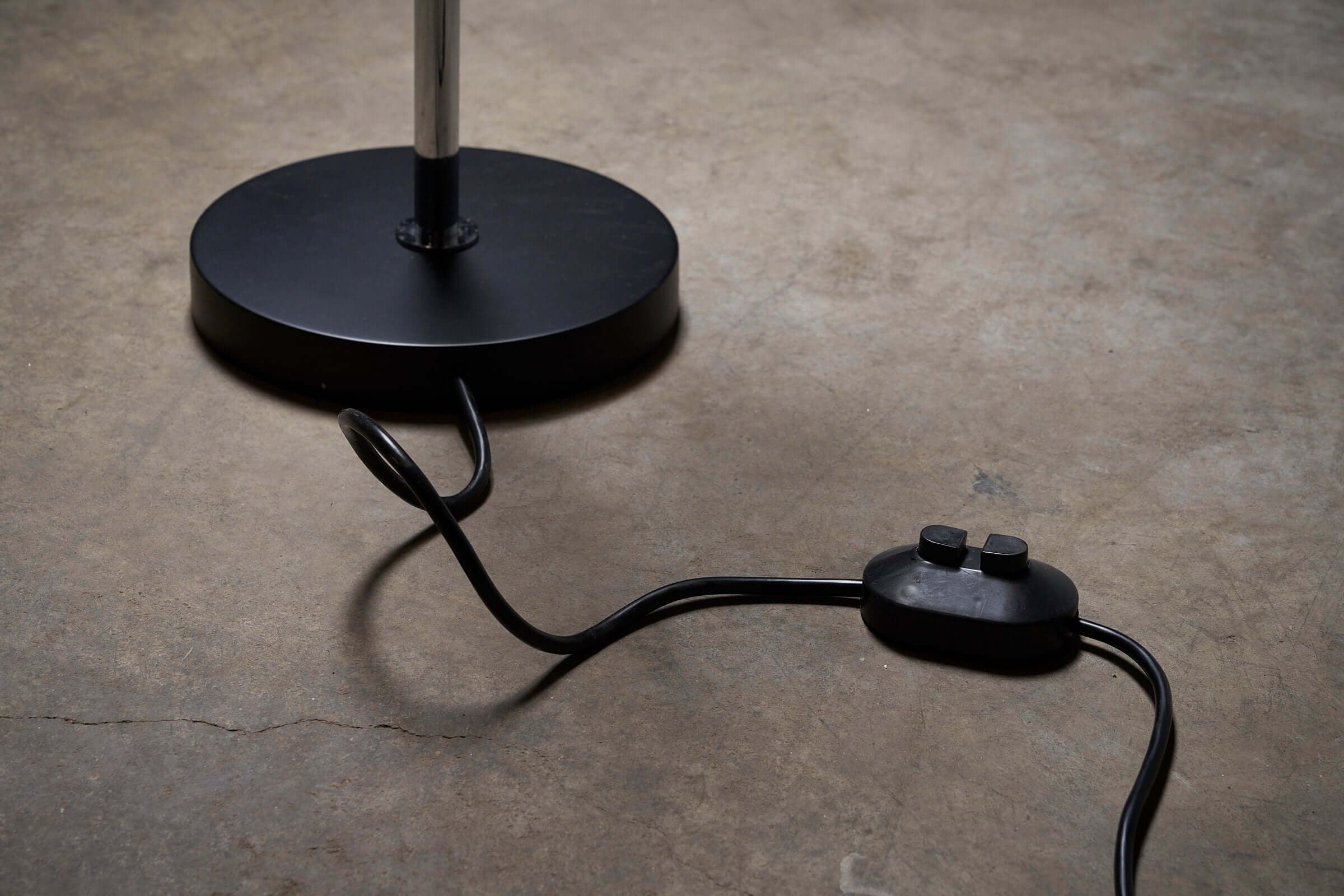 Floor_Lamp_With_Directional_Spots,_Cosack,_Chromed_Steel,_1970,_Germany