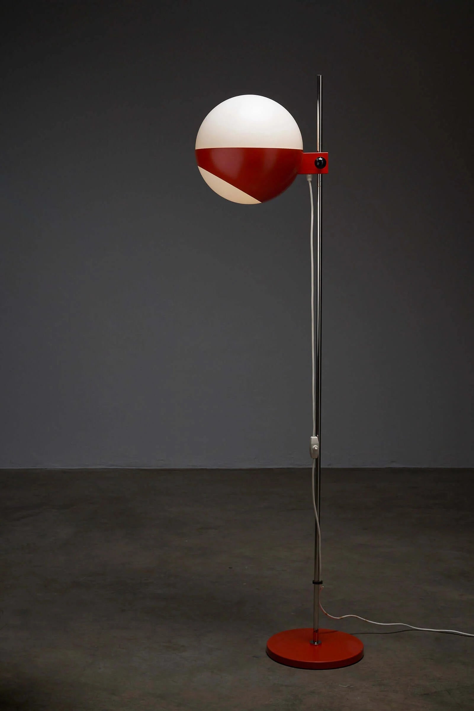 Space_Age_Floor_Lamp,_BAG_Turgi,_Lacquered_Metal,_1960s,_Switzerland