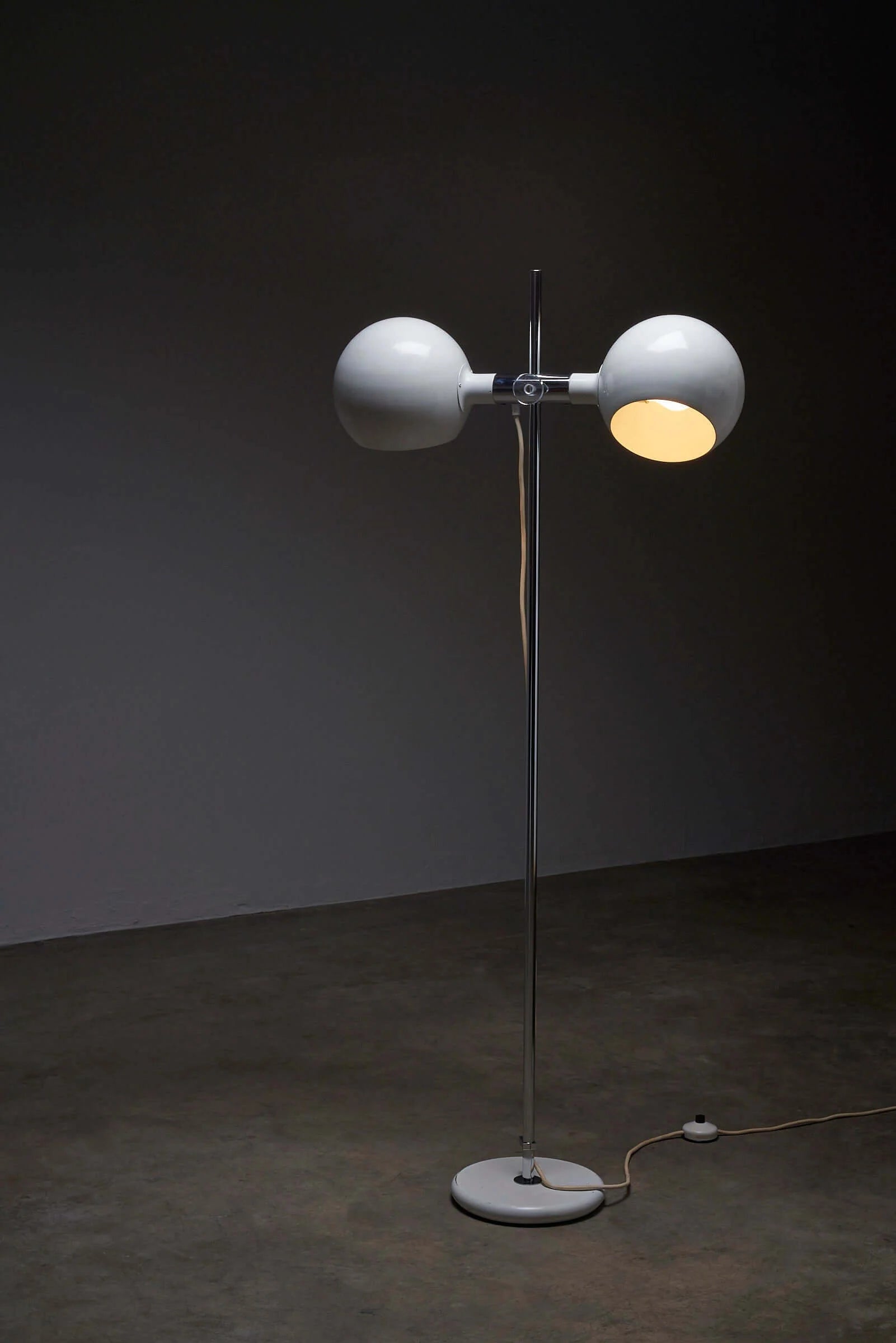 Double_Sphere_Floor_Lamp,_Cosack,_Chromed_Steel,_1960,_Germany