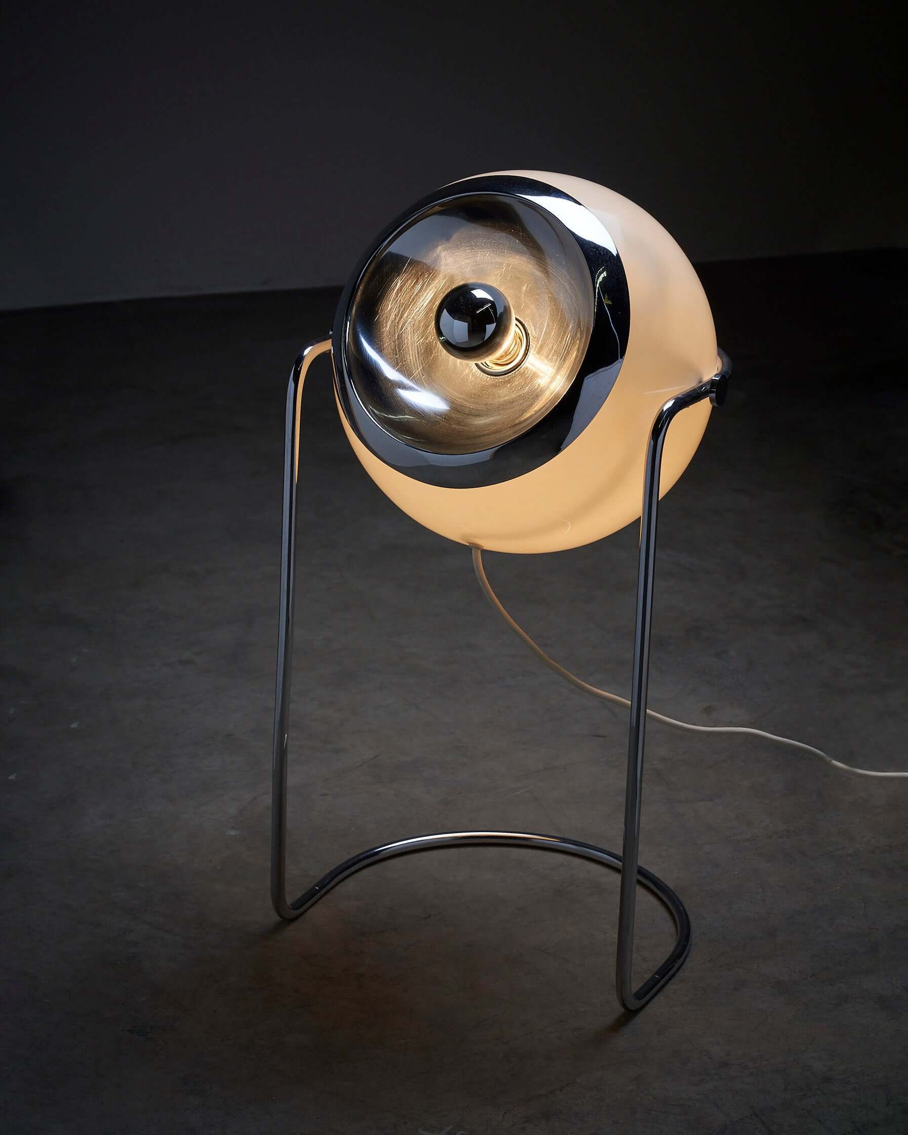Sphere_Floor_Lamp,_Cosack,_Steel_&_Plexi_Diffuser,_Germany