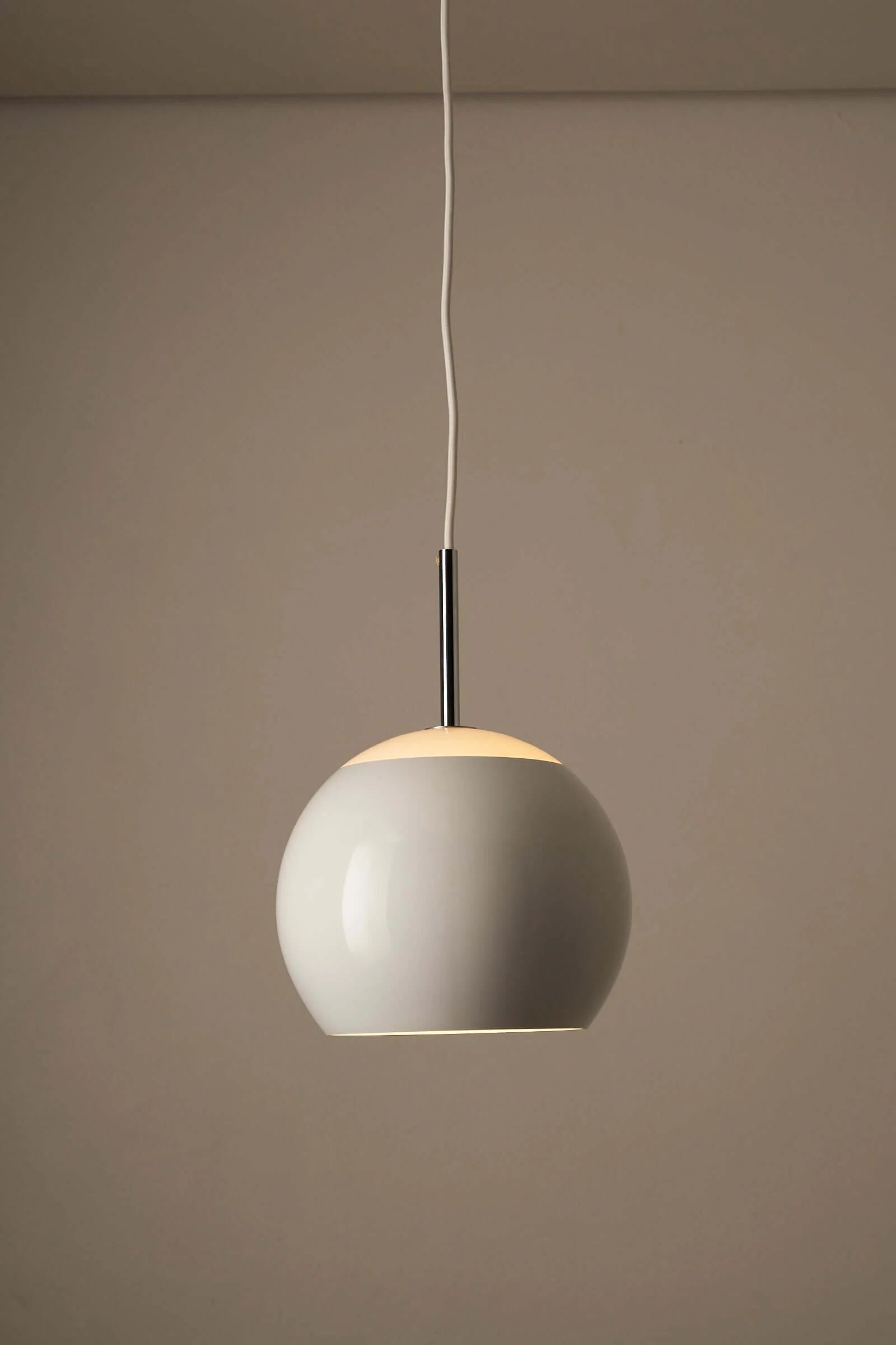 White_Sphere_Pendant_Lamp,_Cosack,_Plexiglass,_1970s,_Germany