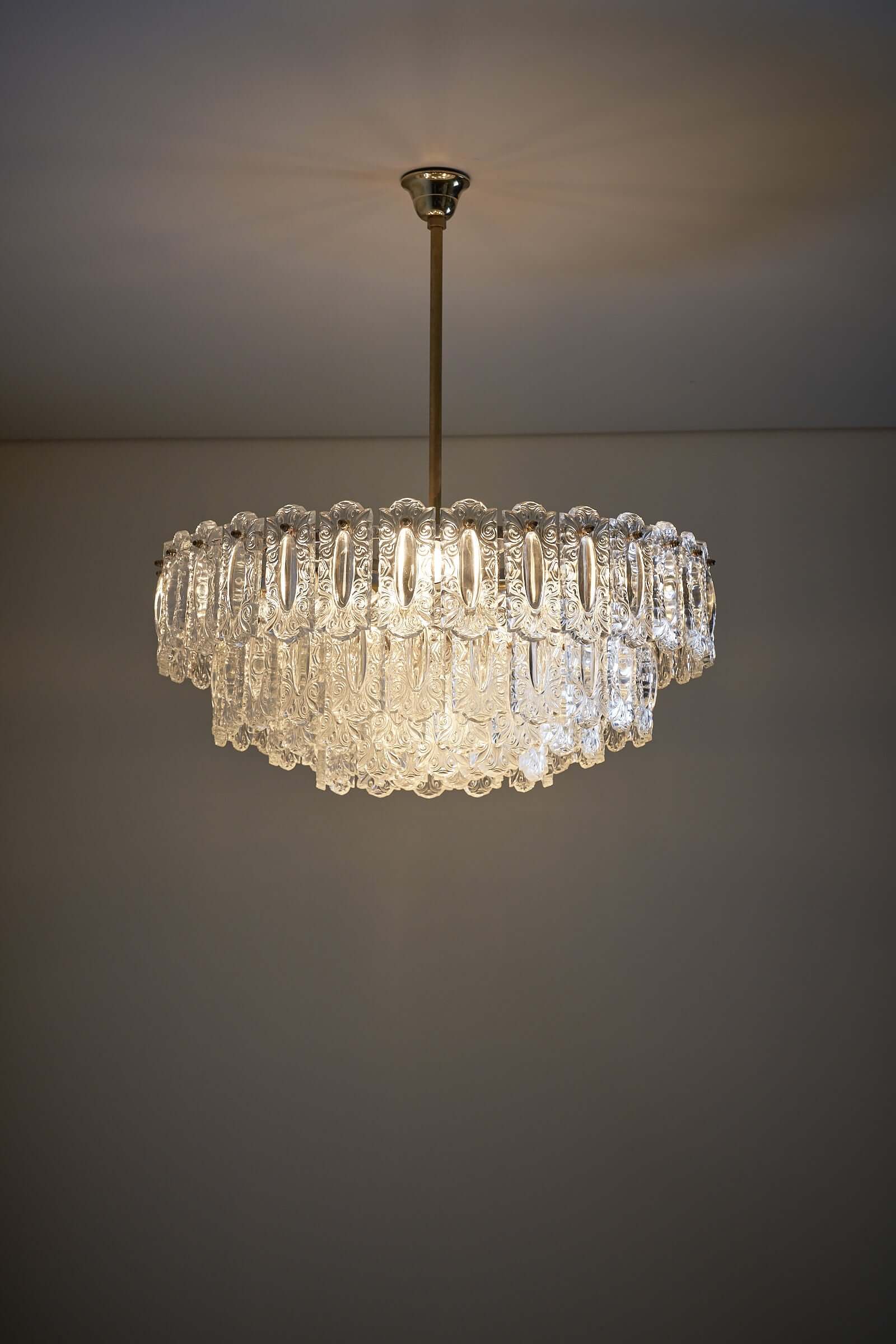 Large_MCM_Chandelier,_Crystal_Glass,_1960s,_Europe