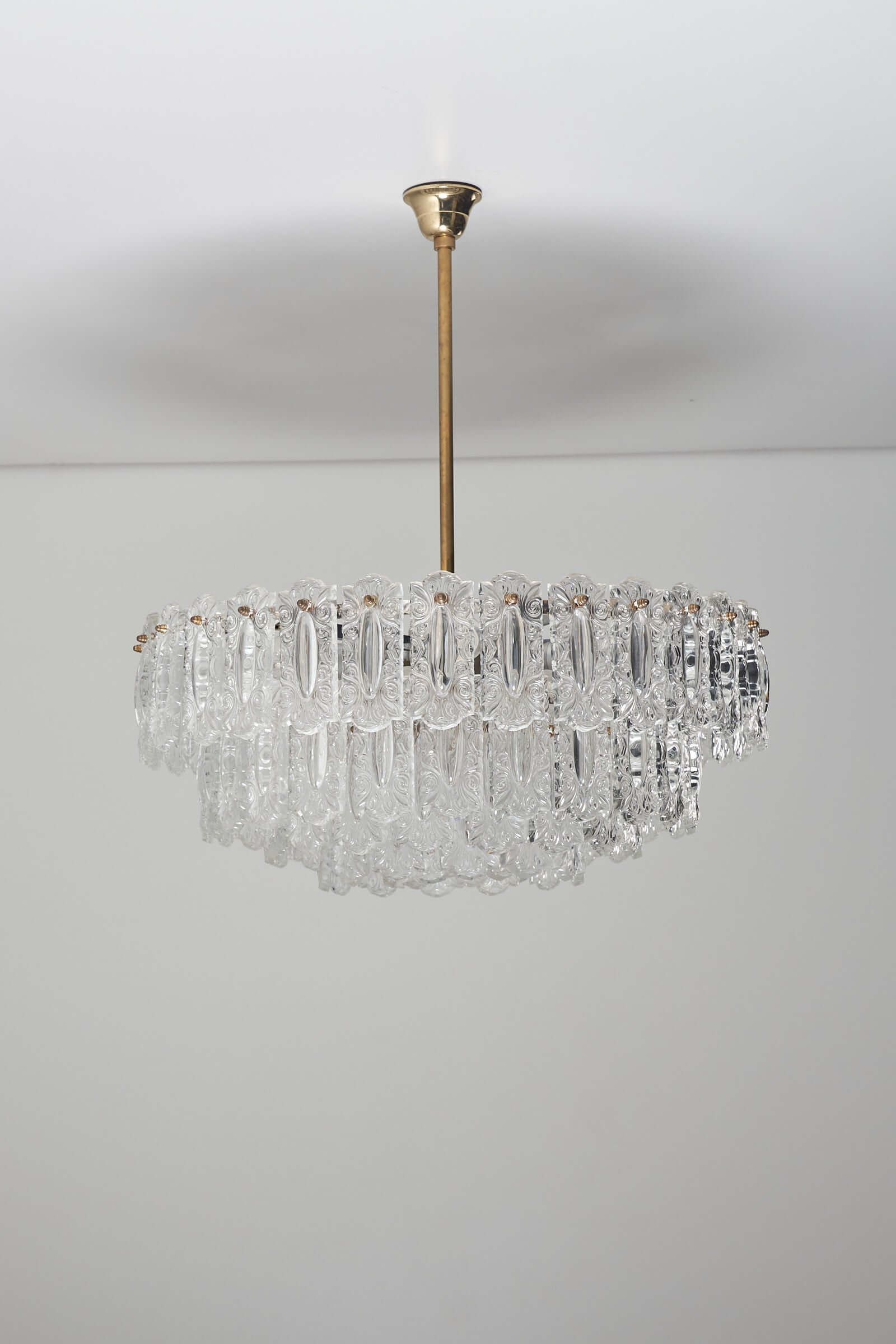 Large_MCM_Chandelier,_Crystal_Glass,_1960s,_Europe