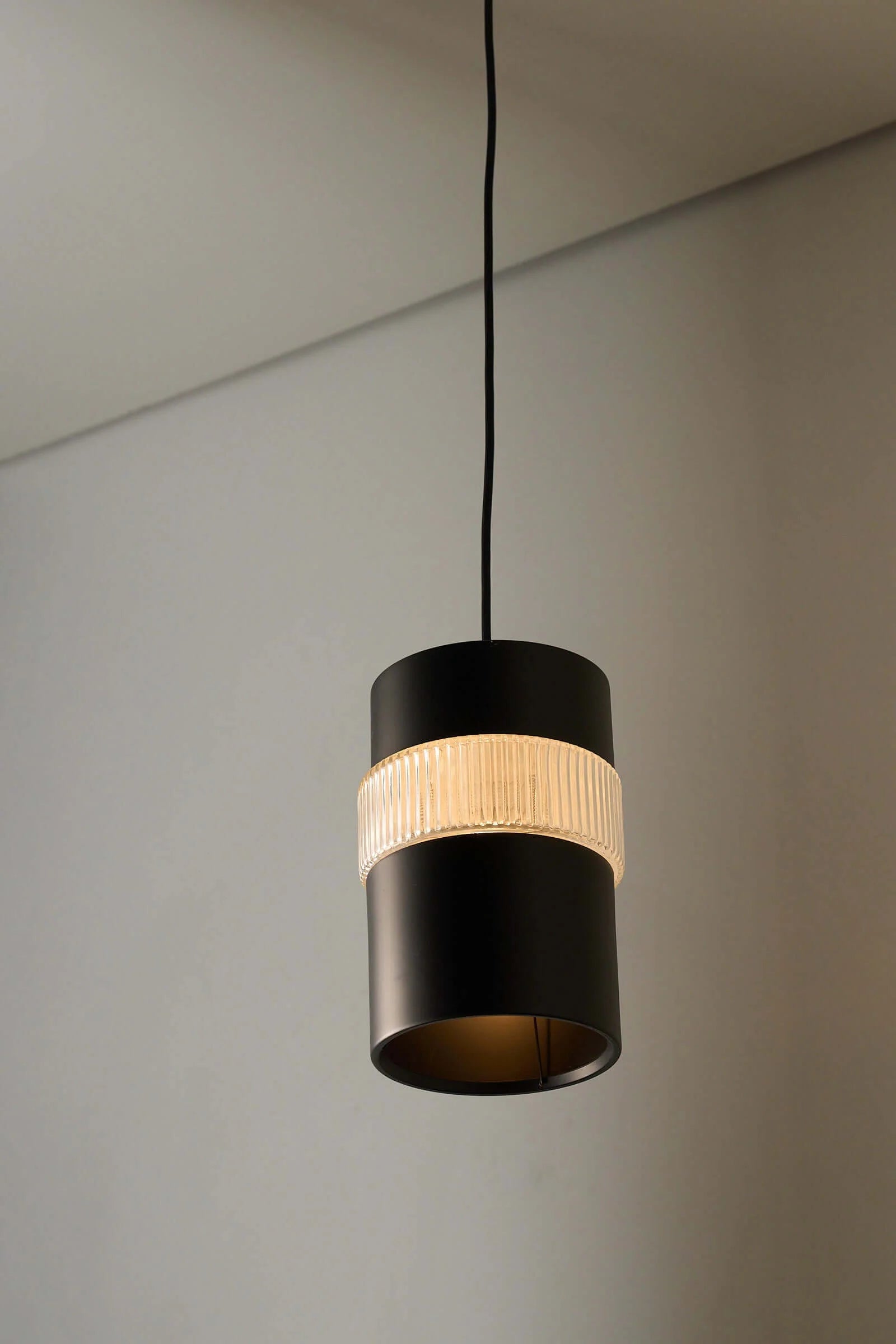 Black_Pendant_Lamp,_Cosack,_Metal,_1960s,_Germany