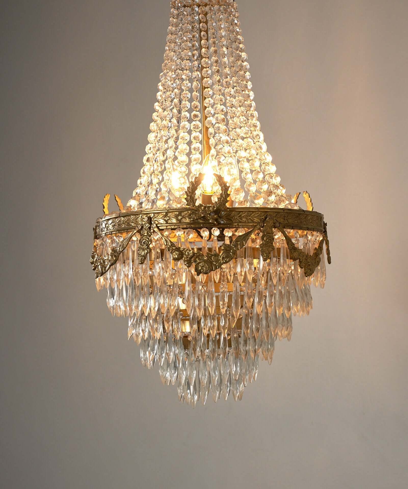 Sac_à_Perles_Chandelier,_Glass_Beads,_1960s–1970s,_France