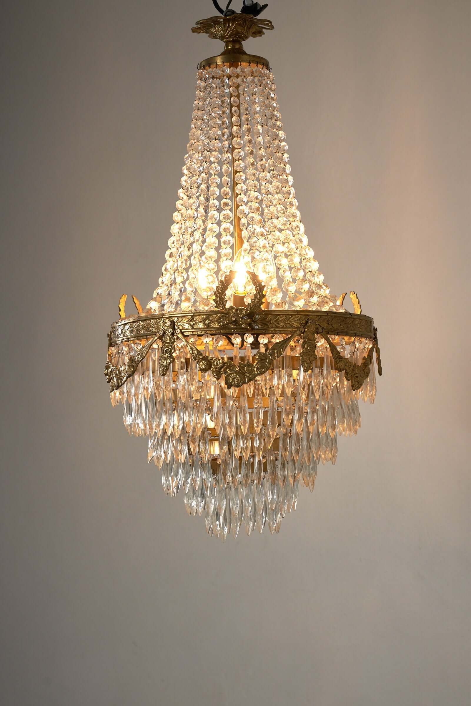 Sac_à_Perles_Chandelier,_Glass_Beads,_1960s–1970s,_France