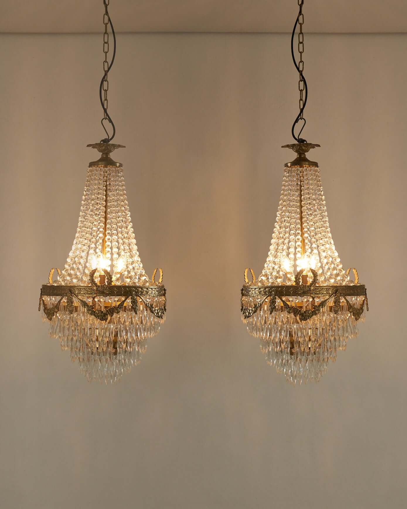 Sac_à_Perles_Chandelier,_Glass_Beads,_1960s–1970s,_France