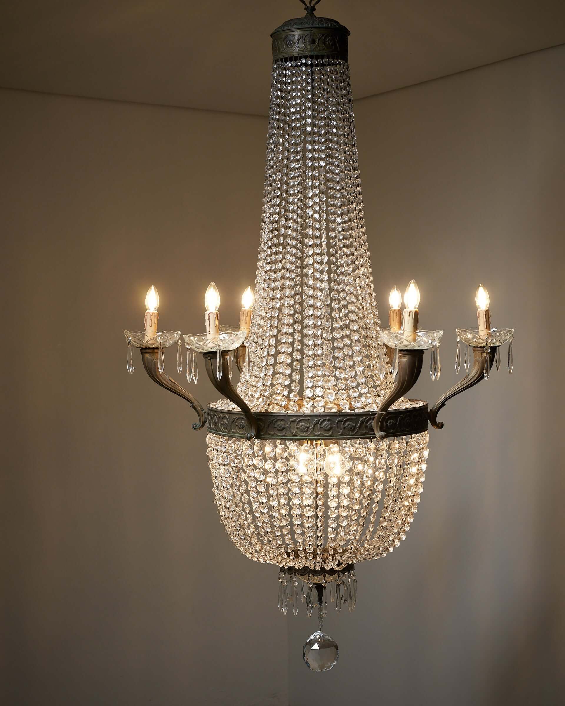 Sac_à_Perles_Chandelier_with_Arms,_Glass_Beads,_1970s,_France