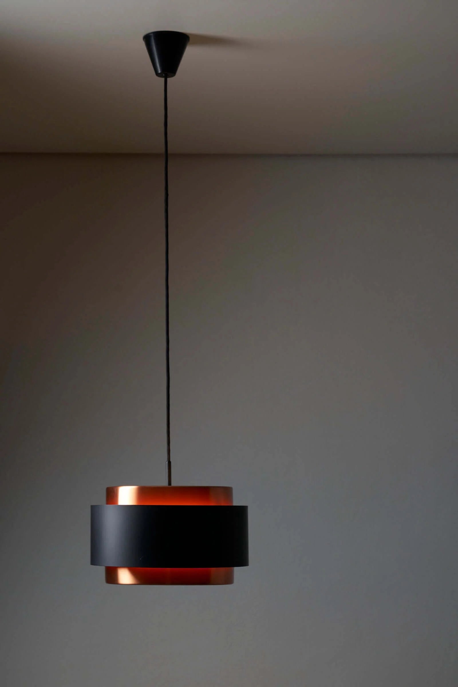 Saturn_Pendant_Light,_Jo_Hammerborg_for_Fog_&_Mørup,_Aluminum,_1960s,_Denmark