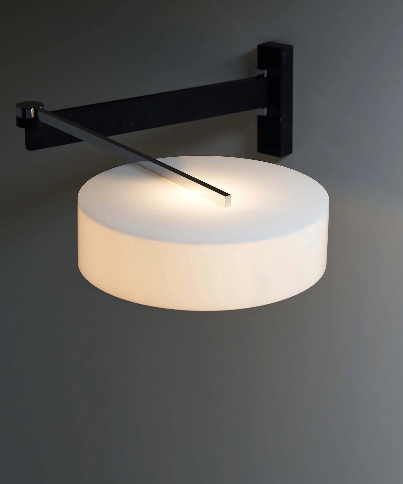 Stylish_Swivel_Arm_Wall_Lamp_Cosack