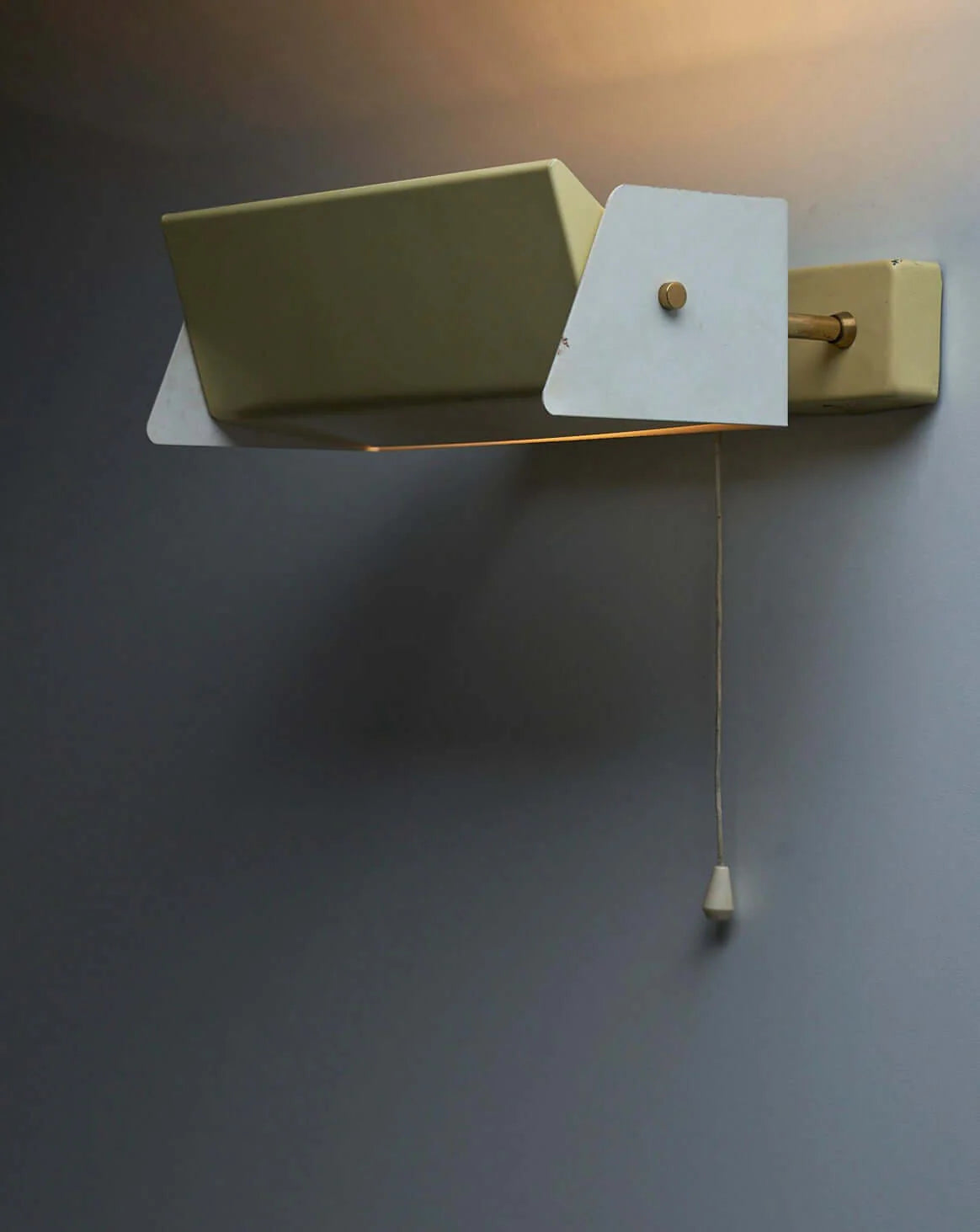 Image at position 1