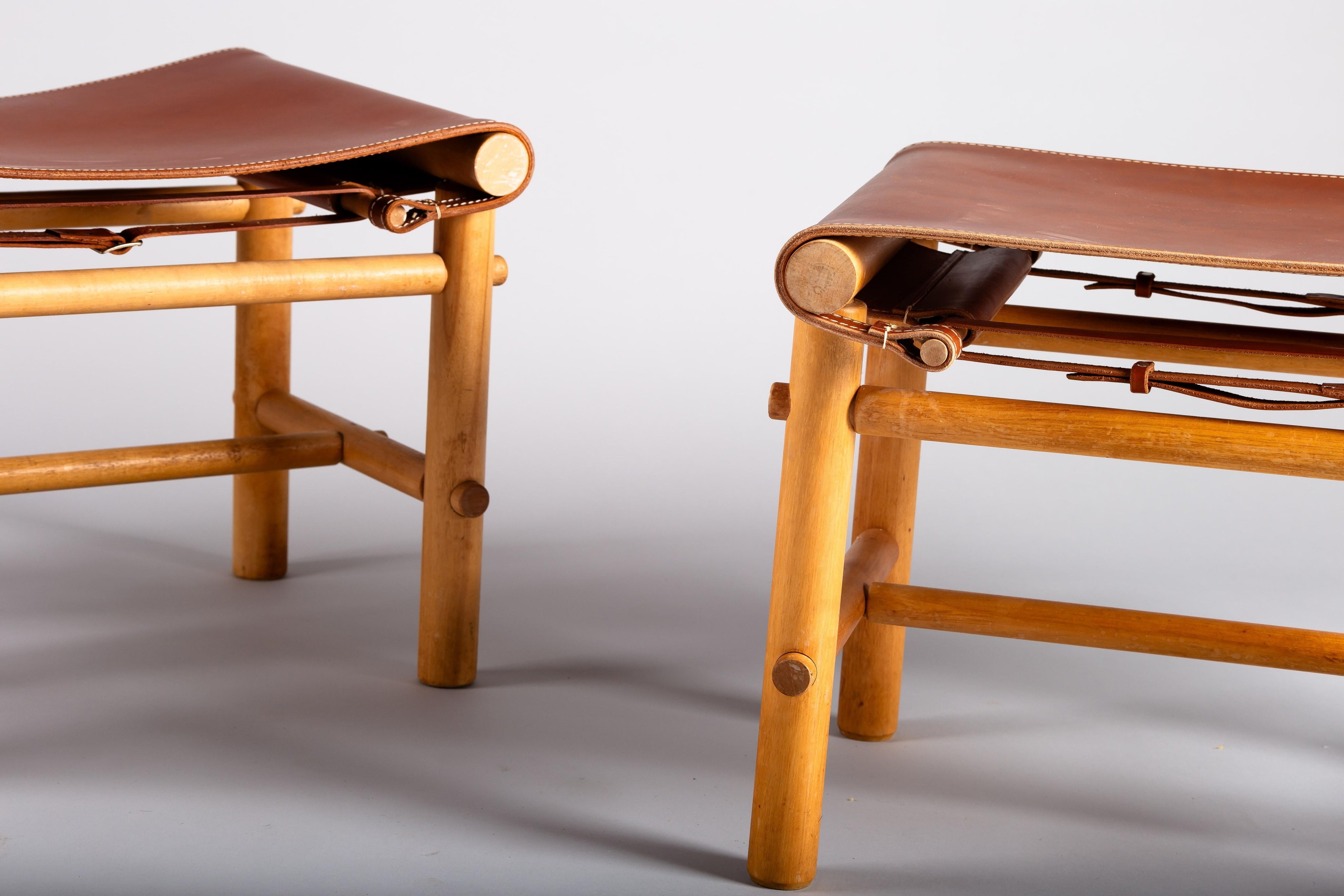 Set_of_2_Maija_Heikinhemo_safari_ottomans,_Noormarkun_käsityöt,_Artek,_1960s