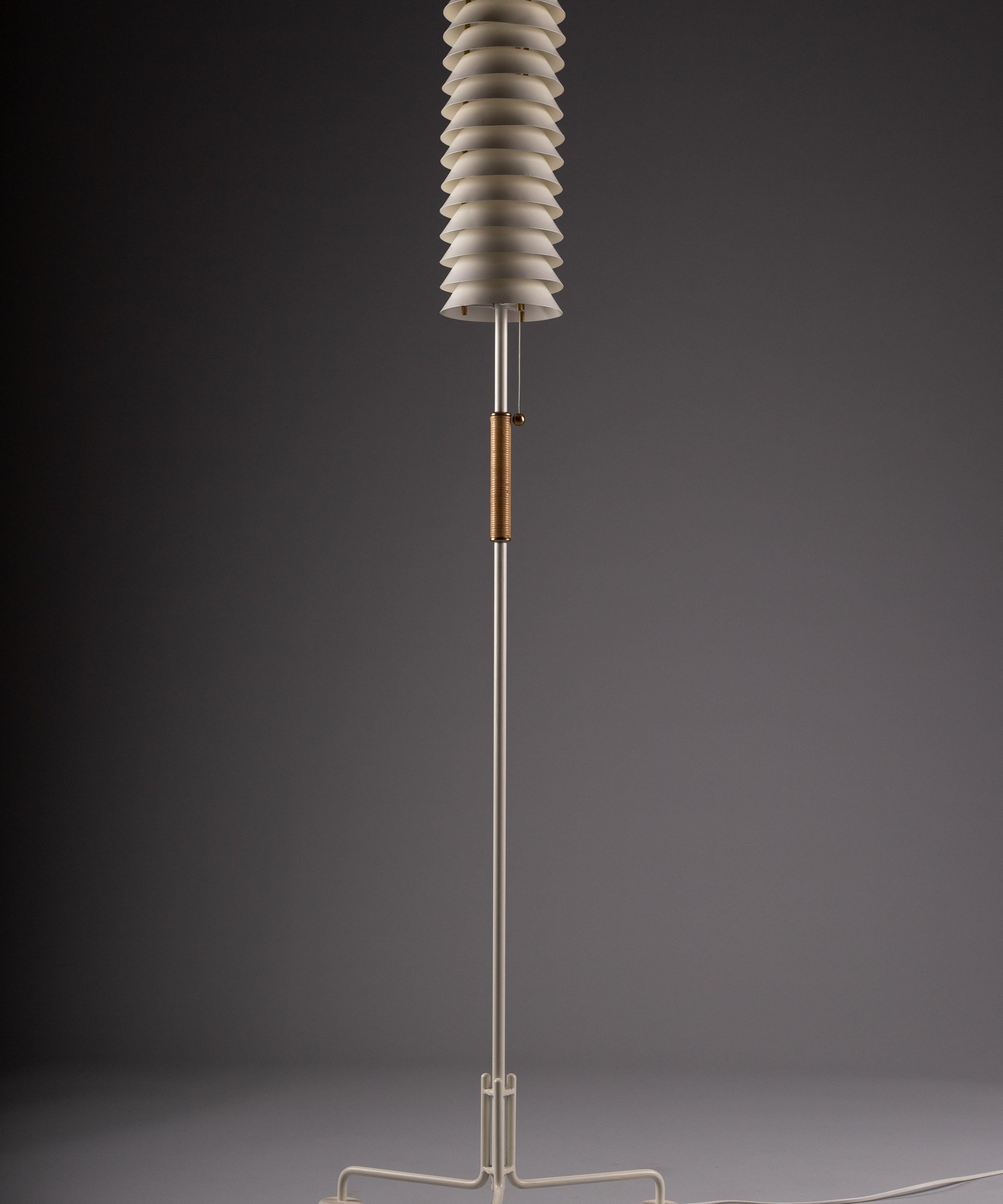 Ilmari_Tapiovaara,_1950's_Maija_the_Bee_floor_lamp,_Hienoteräs