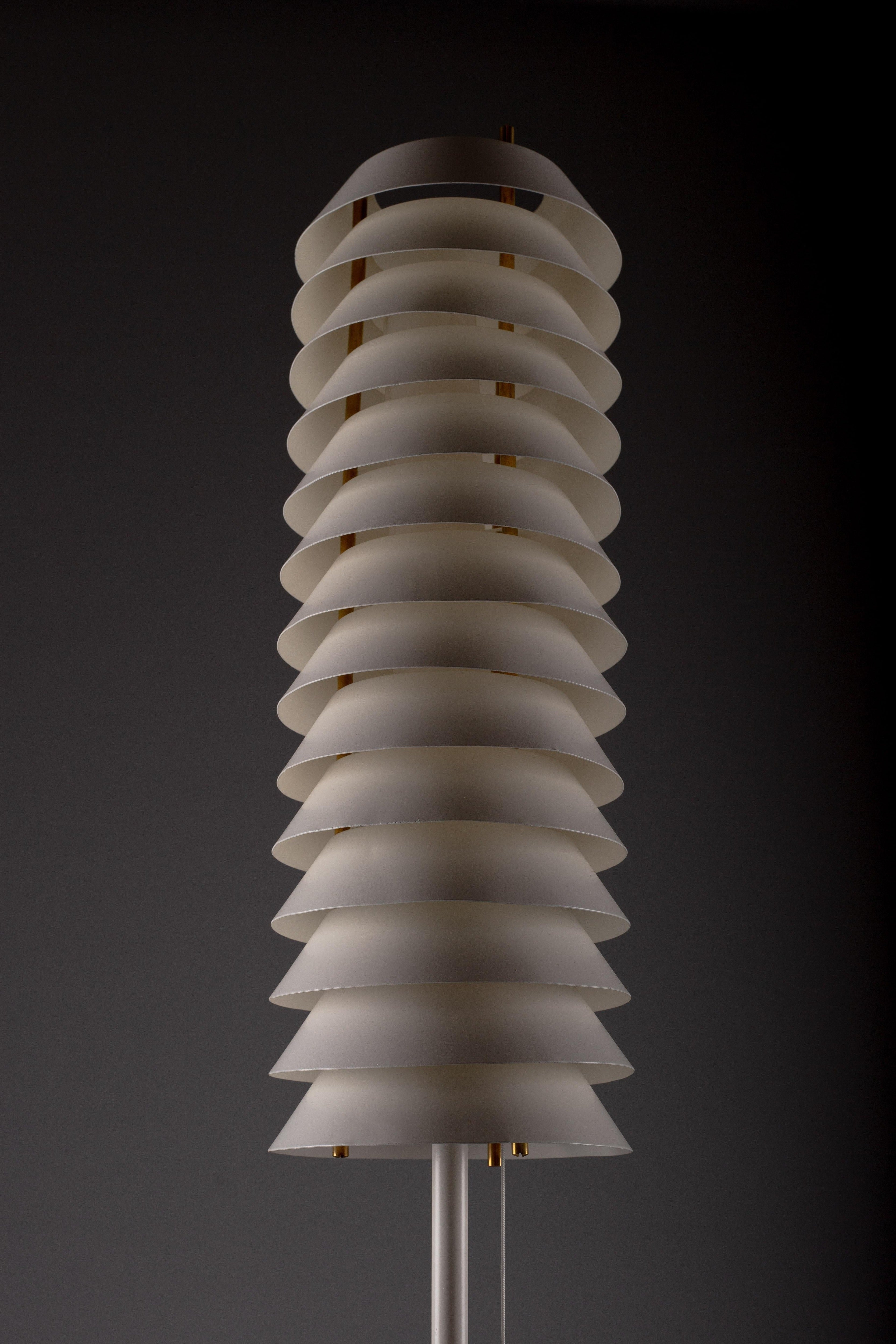 Ilmari_Tapiovaara,_1950's_Maija_the_Bee_floor_lamp,_Hienoteräs