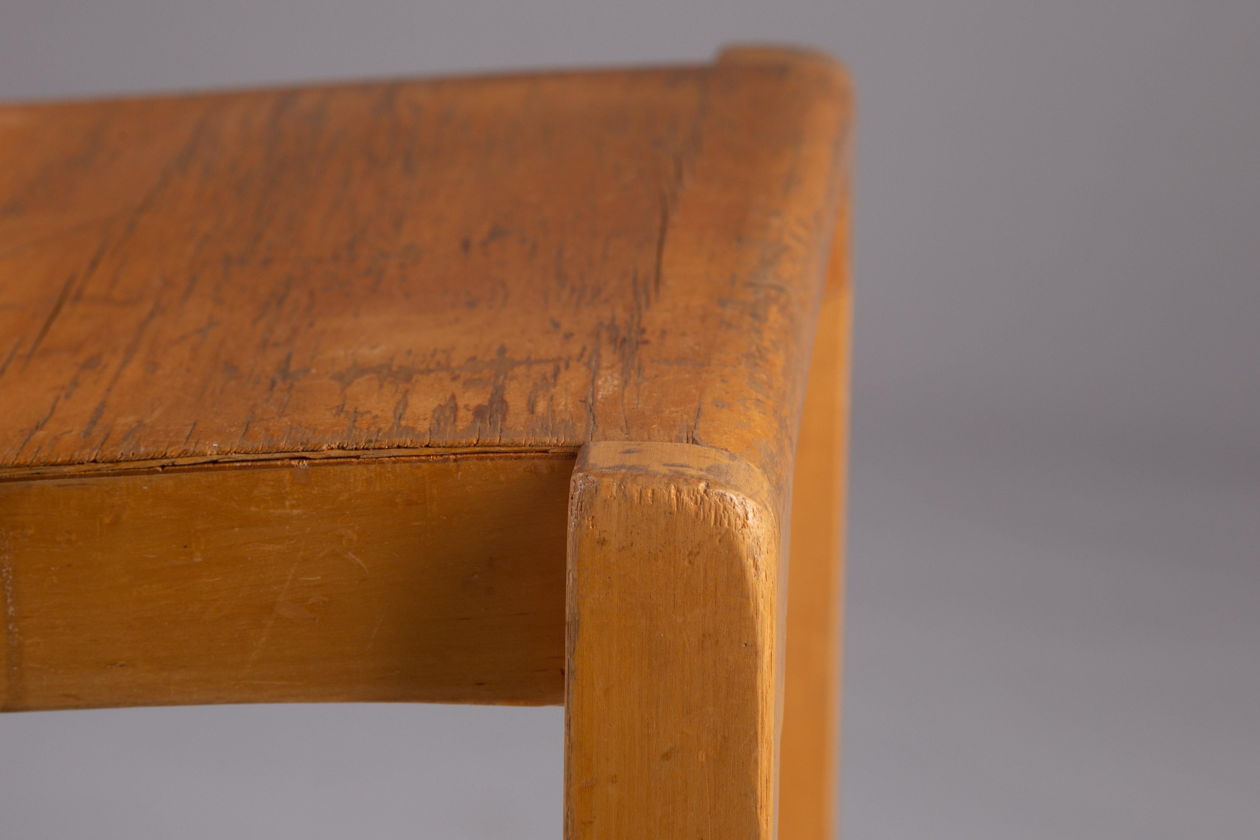 Alvar_Aalto,_1940's_model_611_chair
