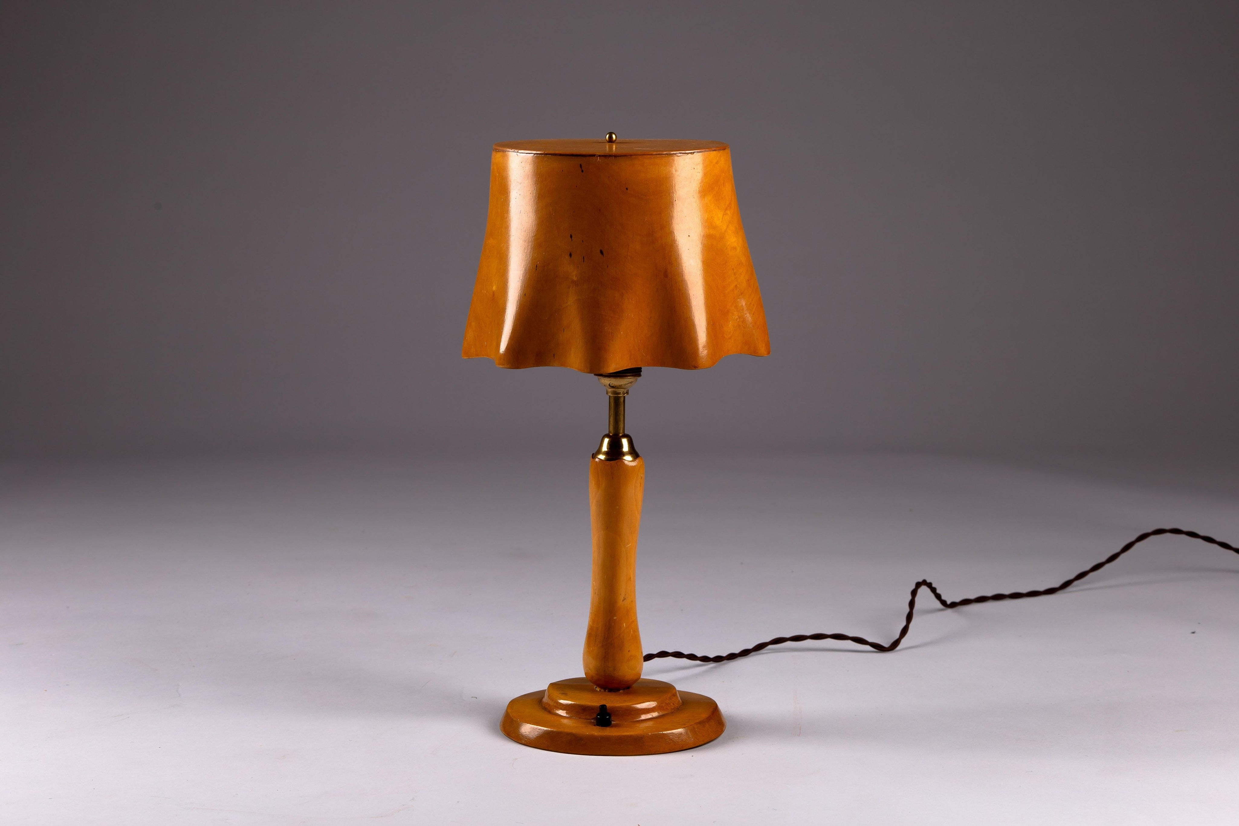 Vintage_Bent_Wood_Table_Lamp_1940s_Finnish_Design