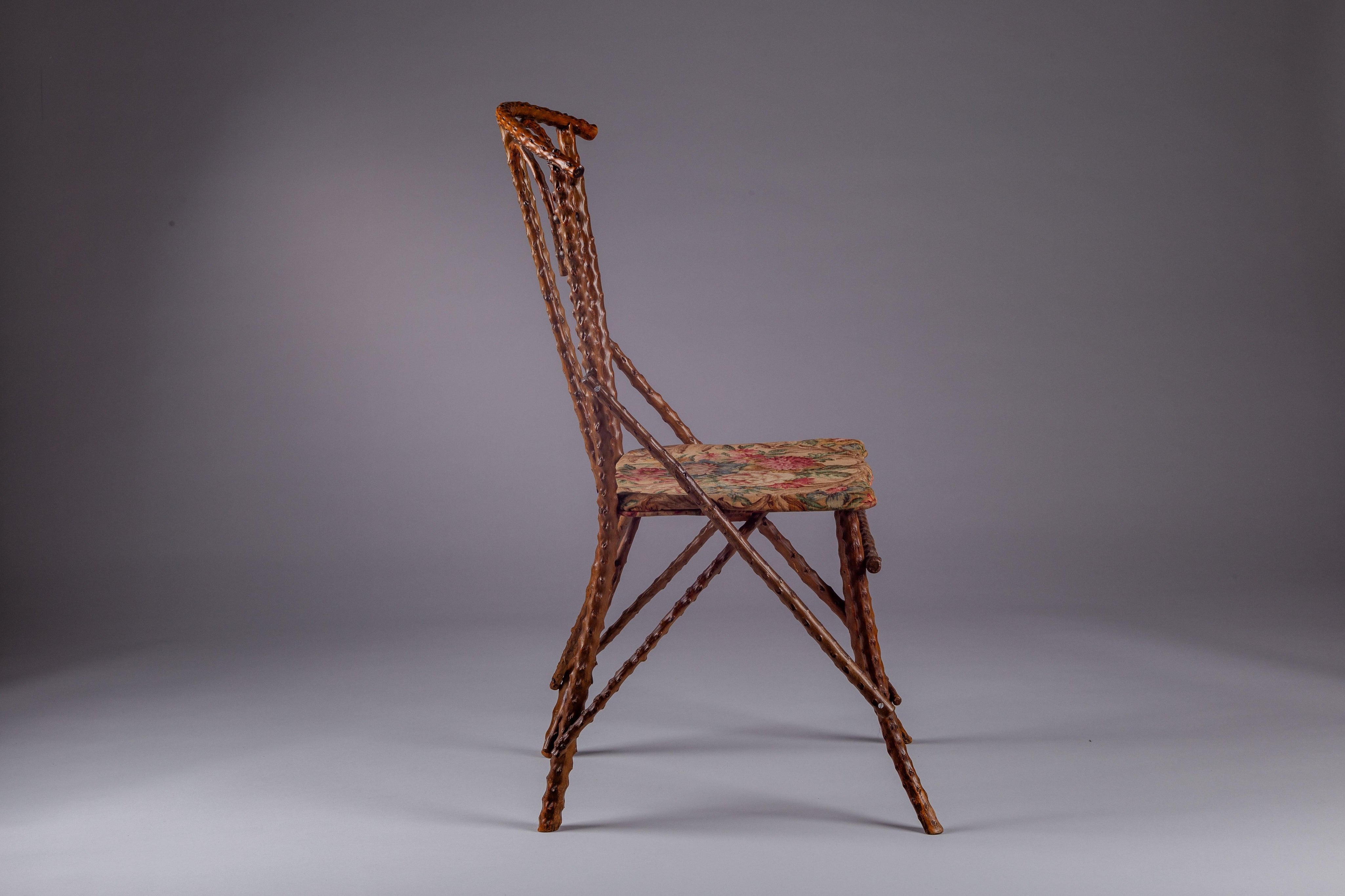 Early_20th_century_accent_chair