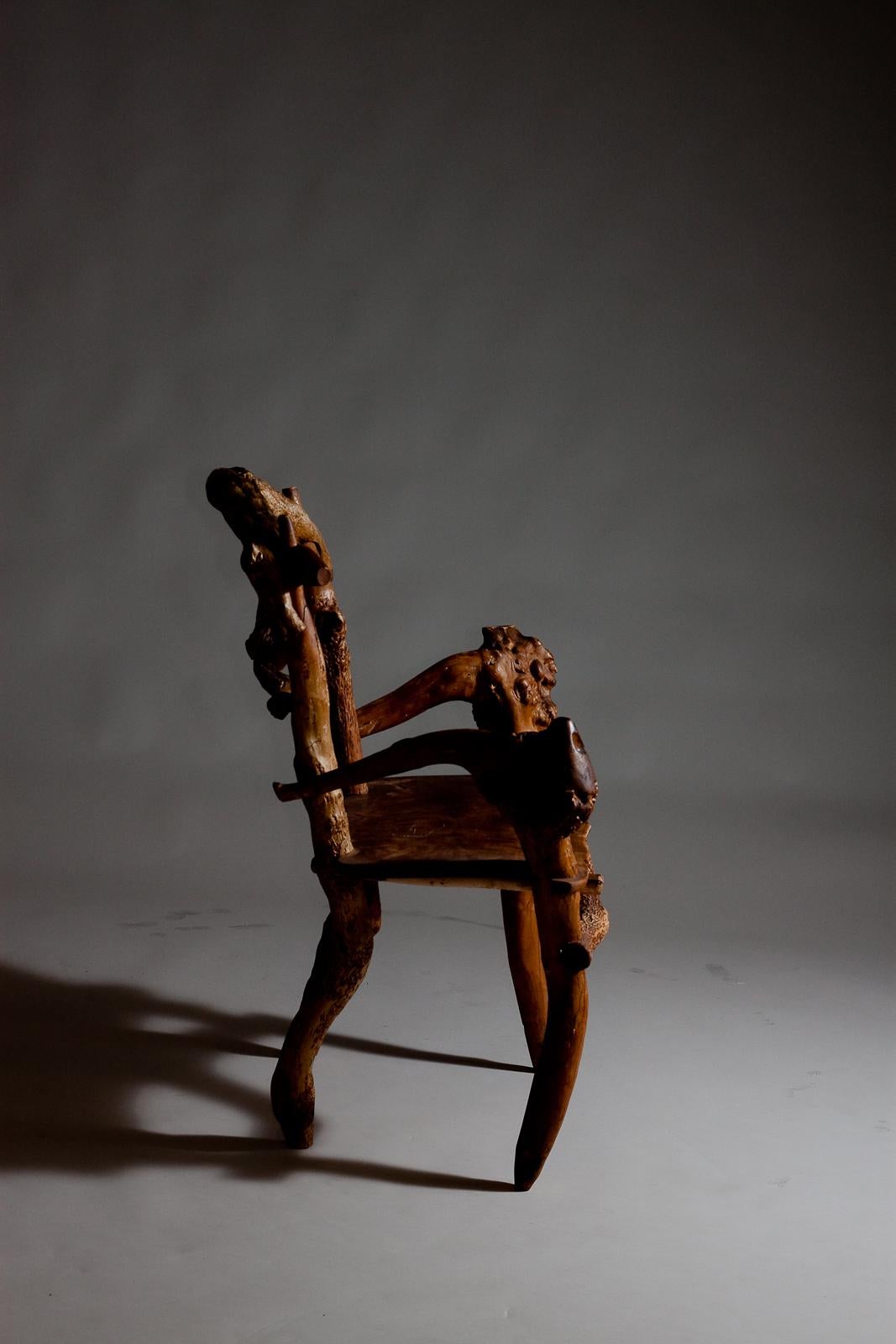 Matti_Savijärvi,_Finnish_1920's_unique_root_chair