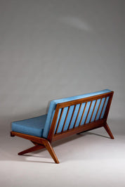 Mid-century_modern_Boomerang_sofa_by_Olavi_Hänninen