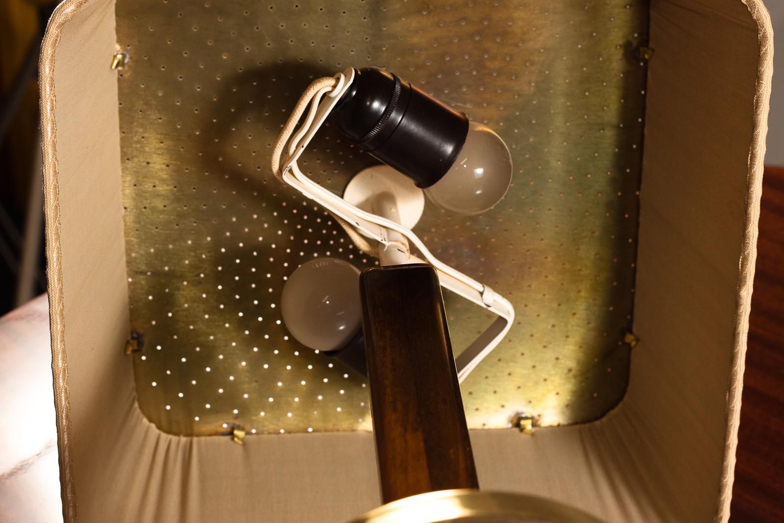 Paavo_Tynell,_1940's_brass_desk_lamp,_model_5066_for_TAITO_Oy,_Finland