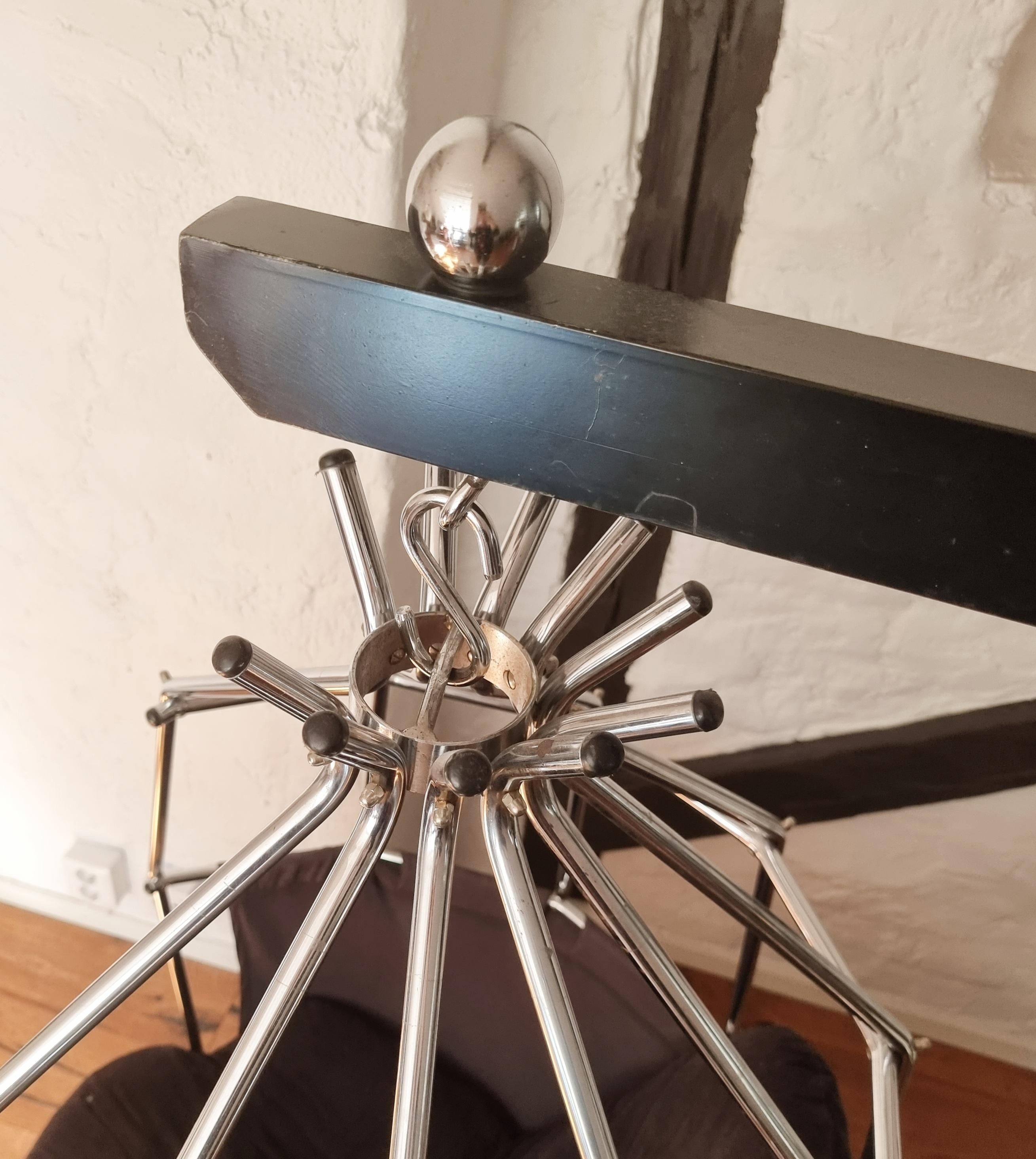 Iconic_midcentury_Scandinavian_modern,_Parrot_Chair_/_Pepegojan,_Swedish_1970s