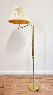 Bergboms,_Adjustable_Floor_Lamp_G-132_in_brass,_Scandinavian_and_Midcentury_Modern_Style