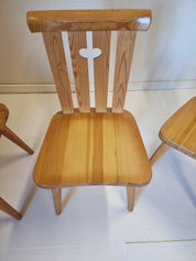 Set_of_8_Göran_Malmvall__Pine_Chairs,_Sportstugemöbler_in_Scandinavian_Modern_Style