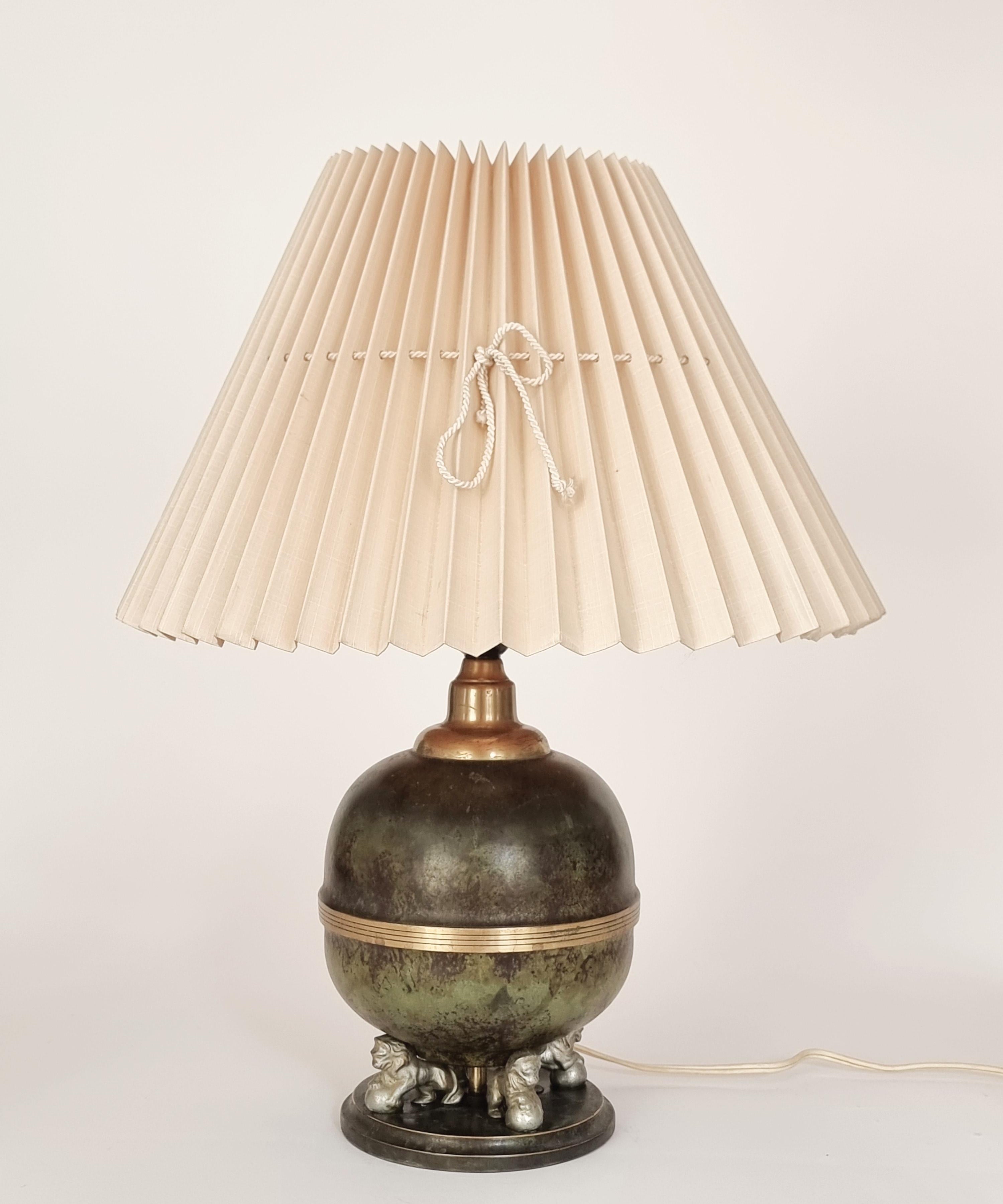 Rare_table_lamp_by_Svenska_Metallverken