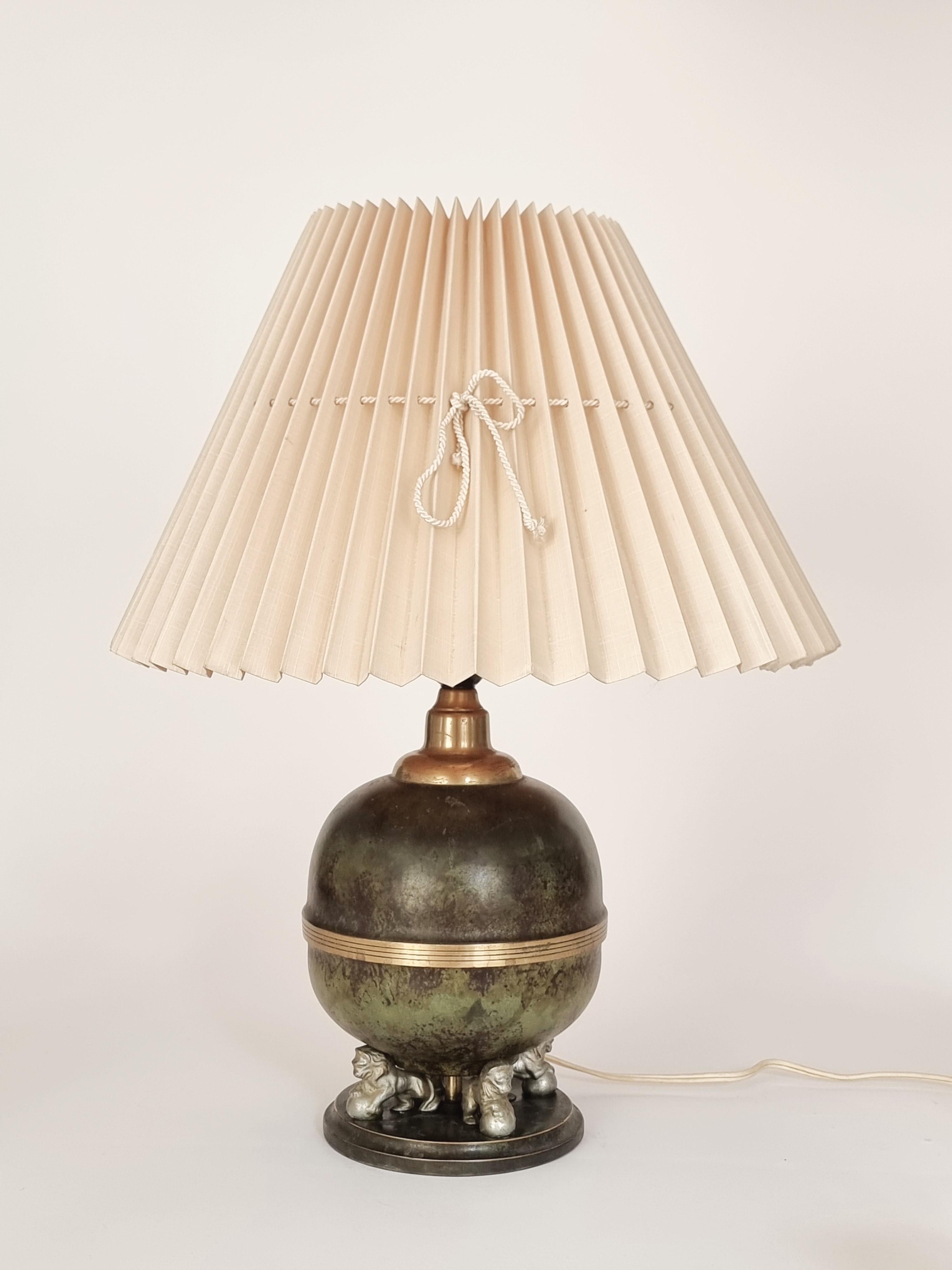 Rare_table_lamp_by_Svenska_Metallverken