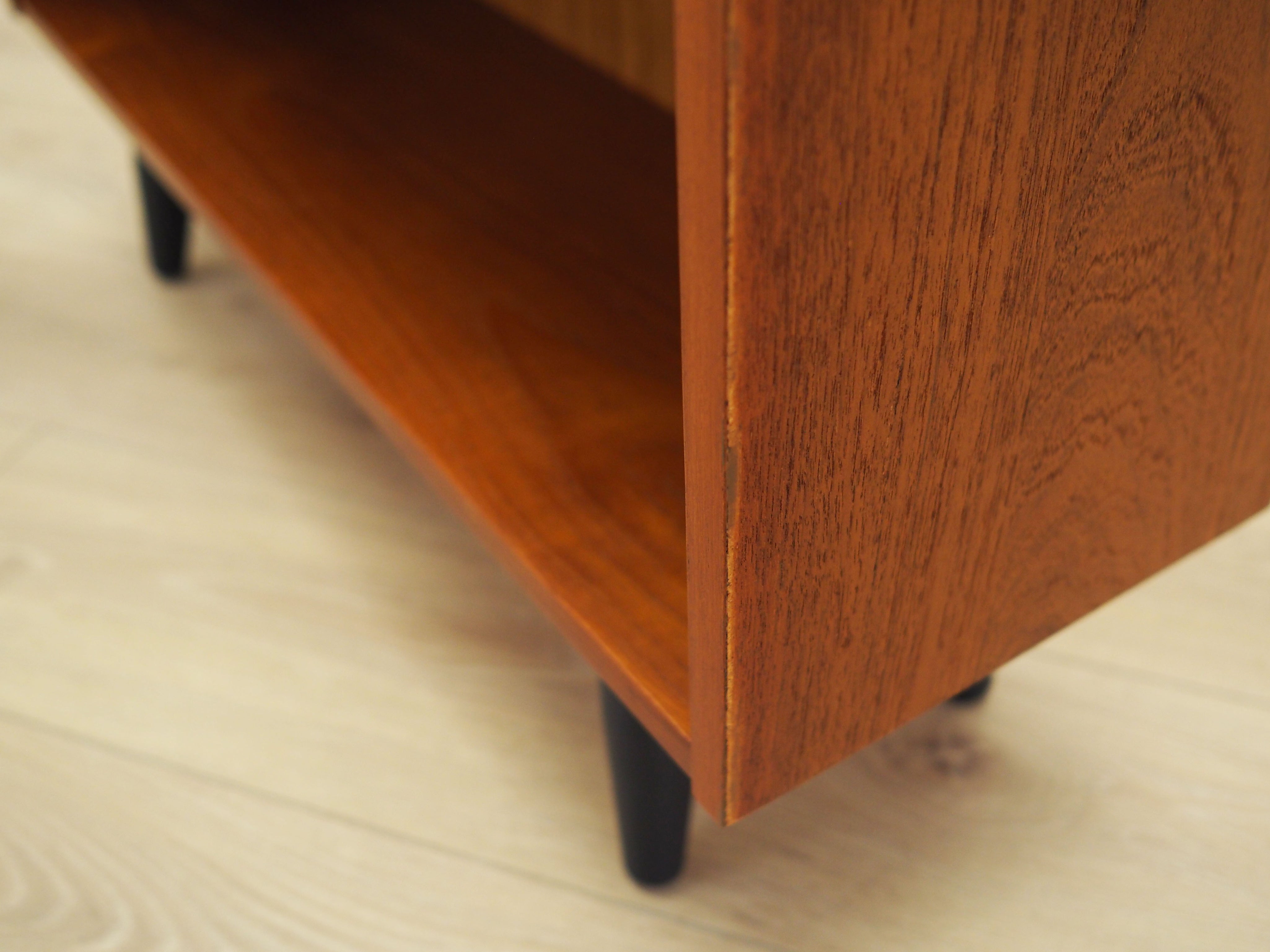 Teak_bookcase,_Danish_design,_1970s,_production:_Denmark