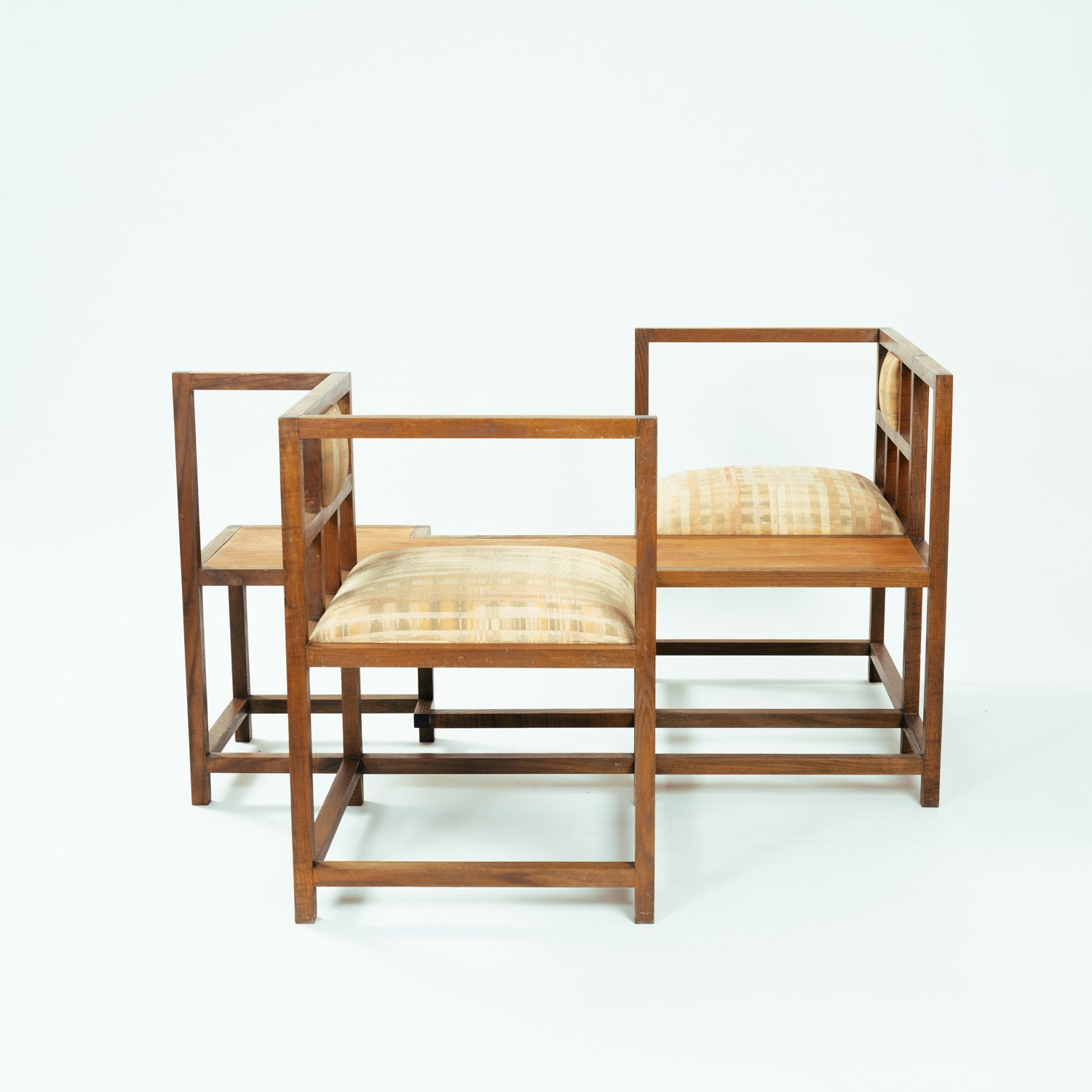 Tete_a_Tete_vis-a-vis_Conversation_Sofa_inspired_by_Rennie_Mackingtosh,_The_Netherlands,_1987